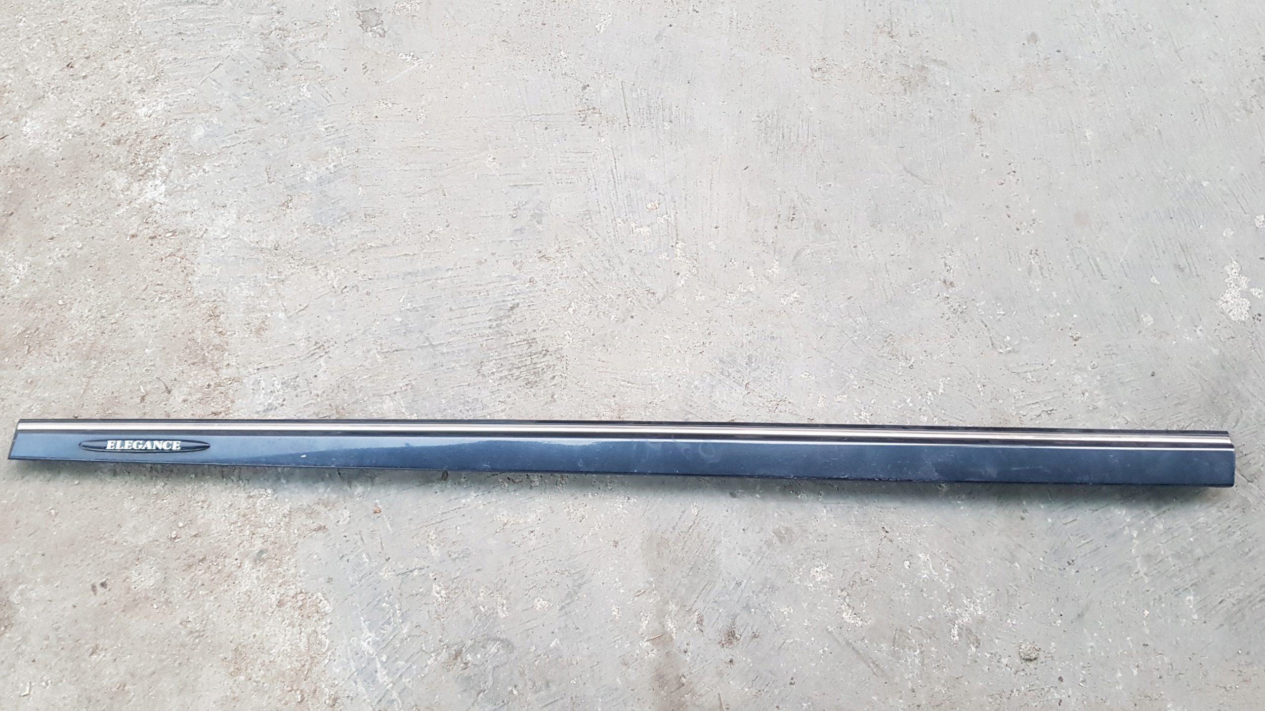 MERCEDES W209 moulding door left front ELEGANCE