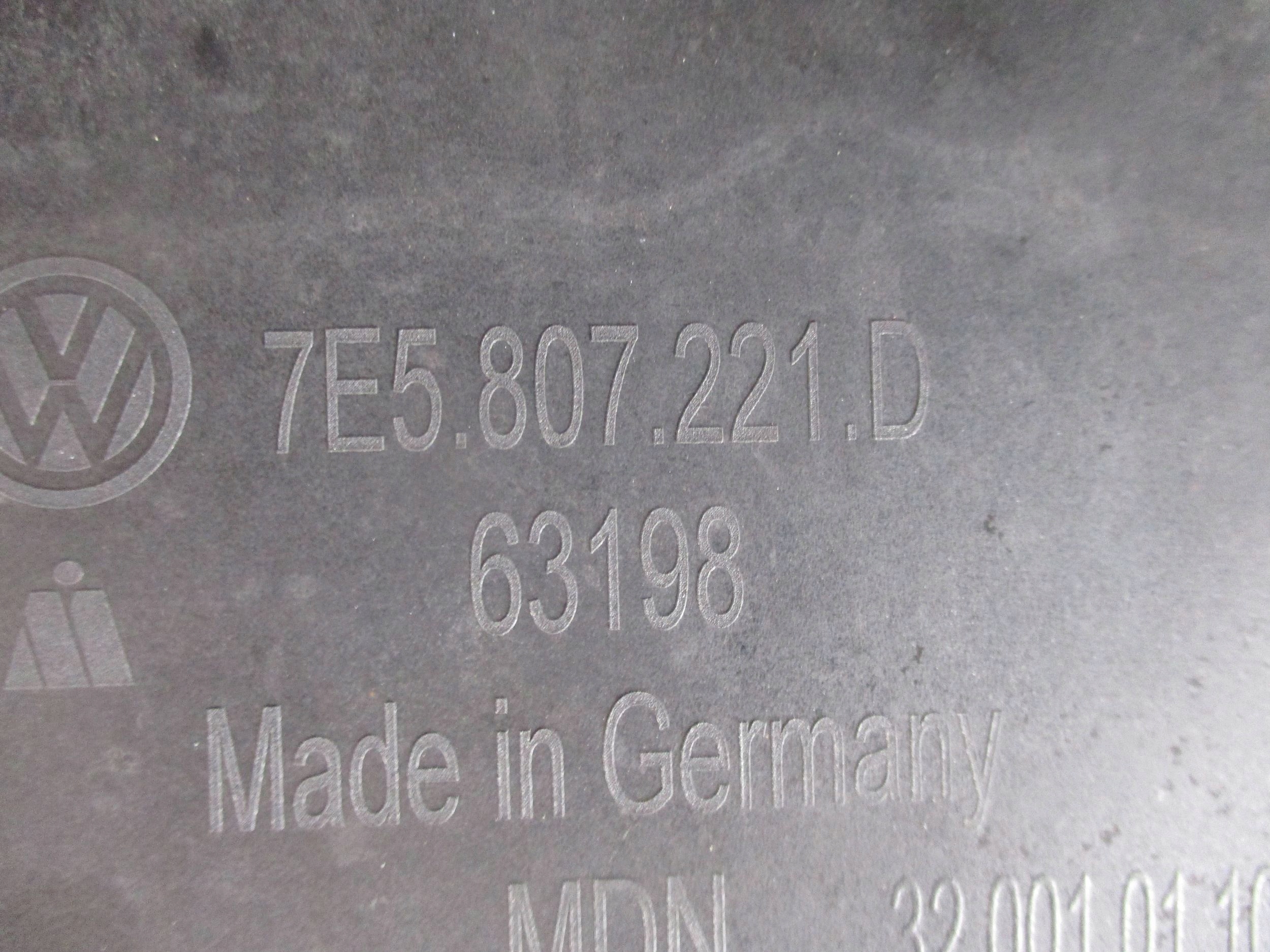 nárazník predok predný VW MULTIVAN T6 15