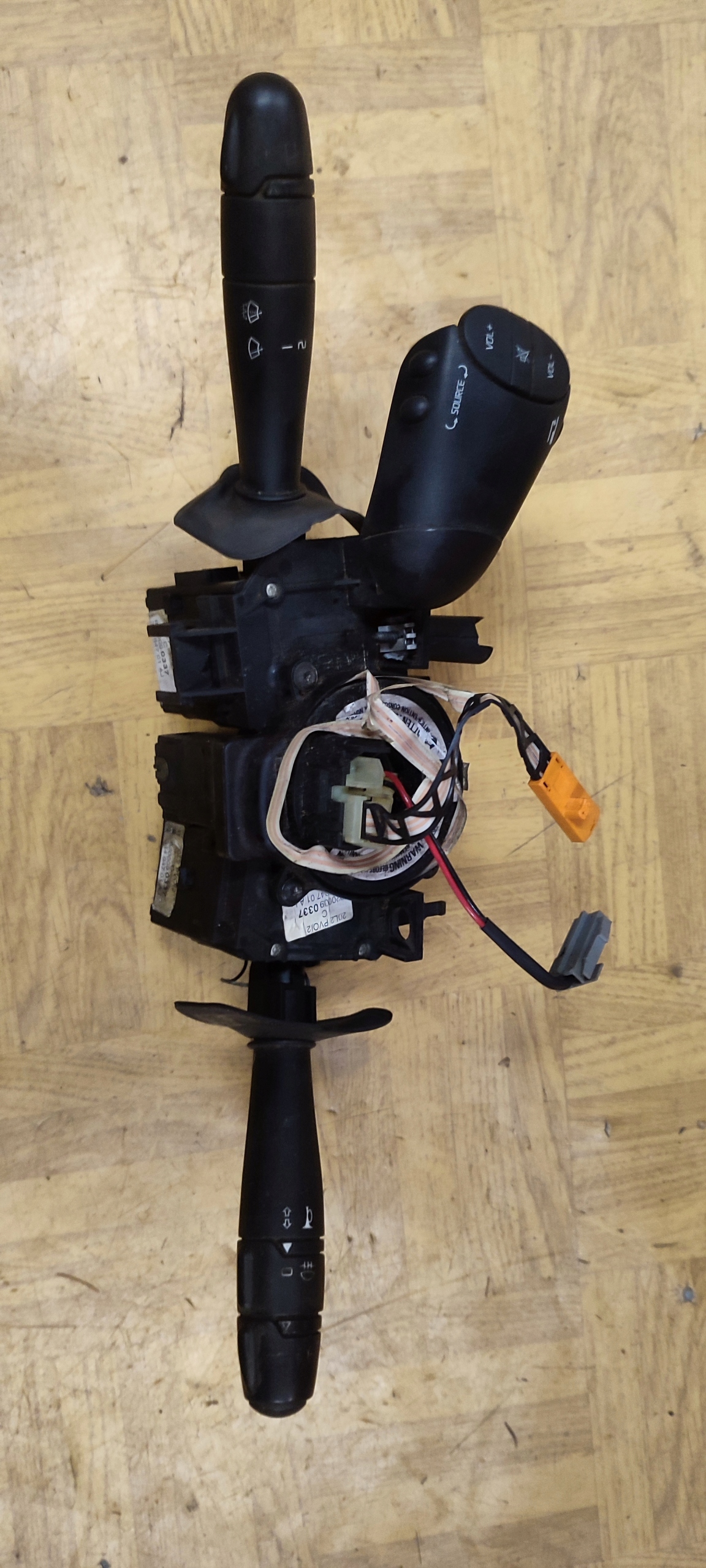 steering wheel levers and controls ring Renault KANGOO and 7700840099F