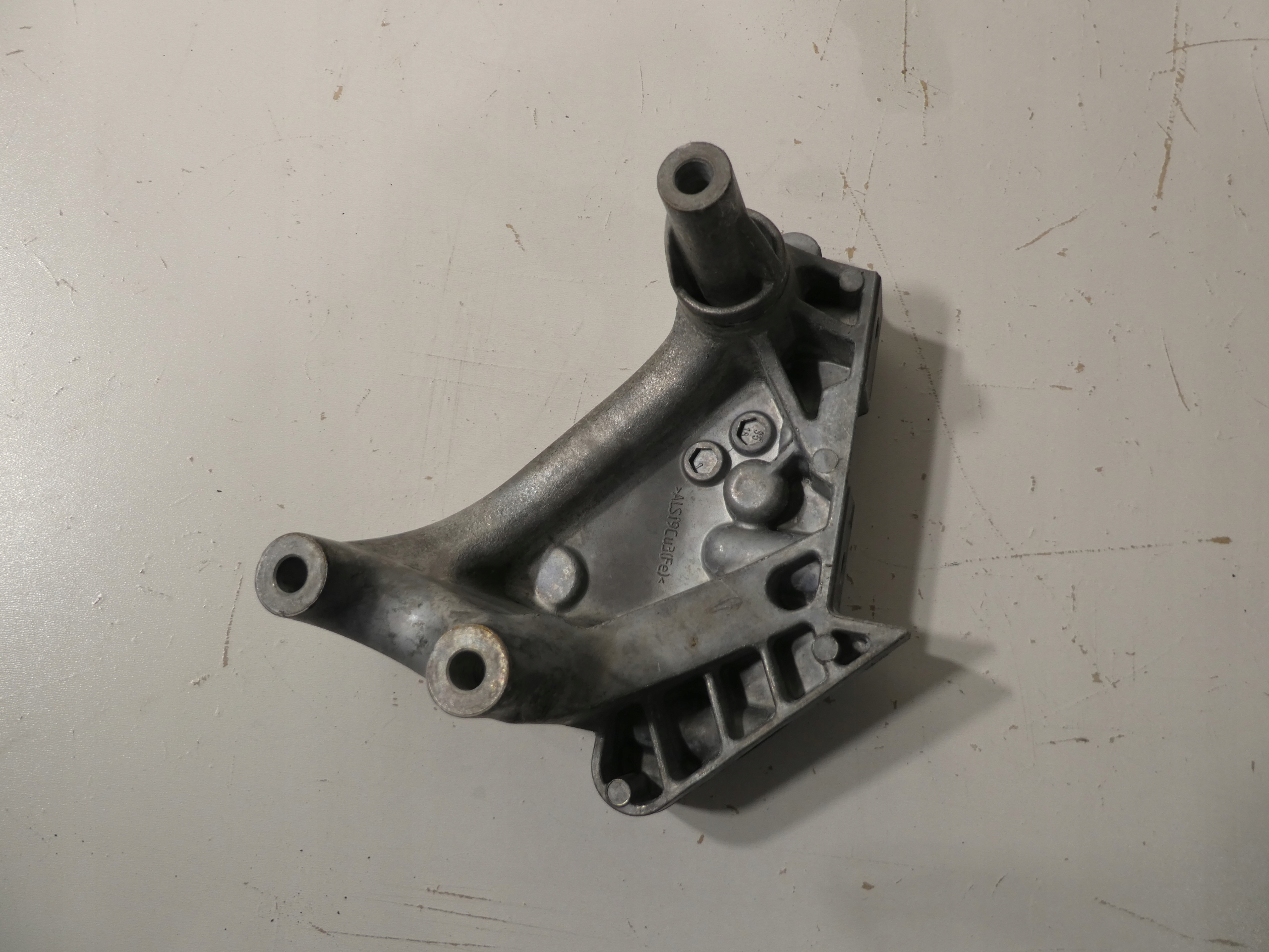 engine mount VW SEAT SKODA VW 04L199207