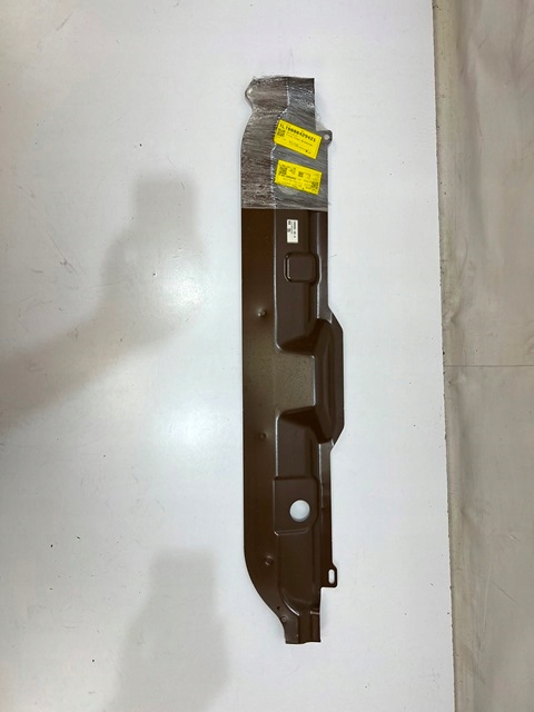 PAS TYLNY TESLA X PANEL BAGAŻNIKA 1069503-S0-A