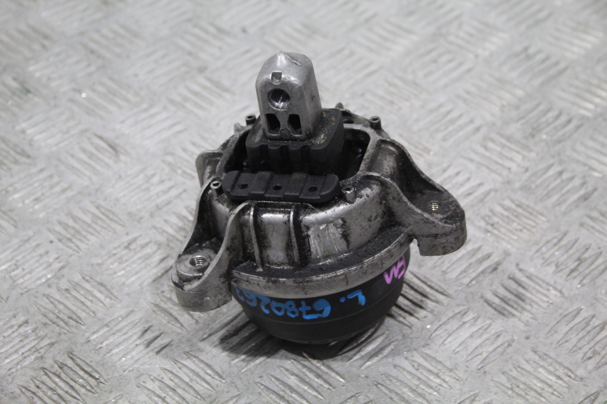 engine mount left BMW 5 F10 F11 6780263