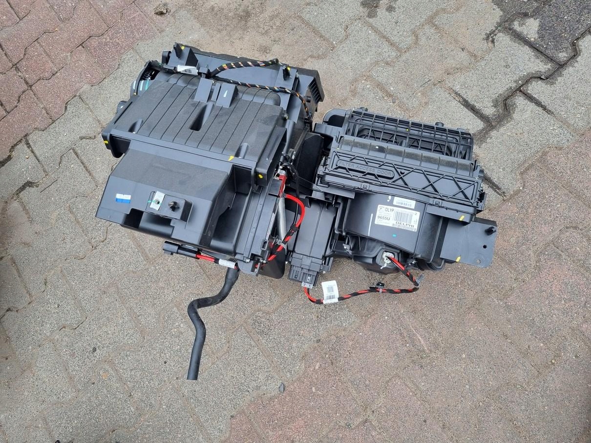 радиатор отопителя opel MOKKA 94529655 688329325 европа