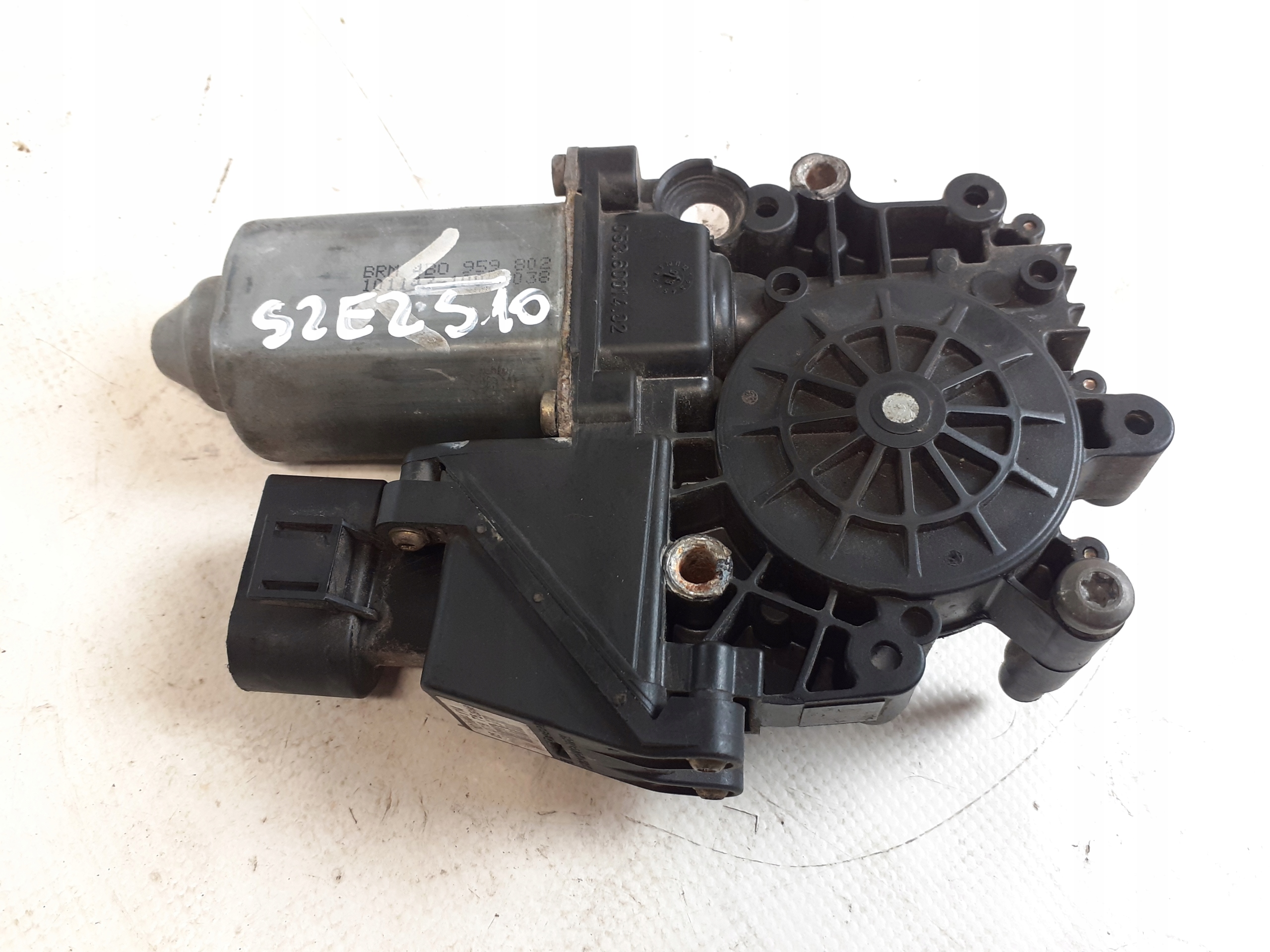 AUDI A6 C5 mini motor windows right rear part