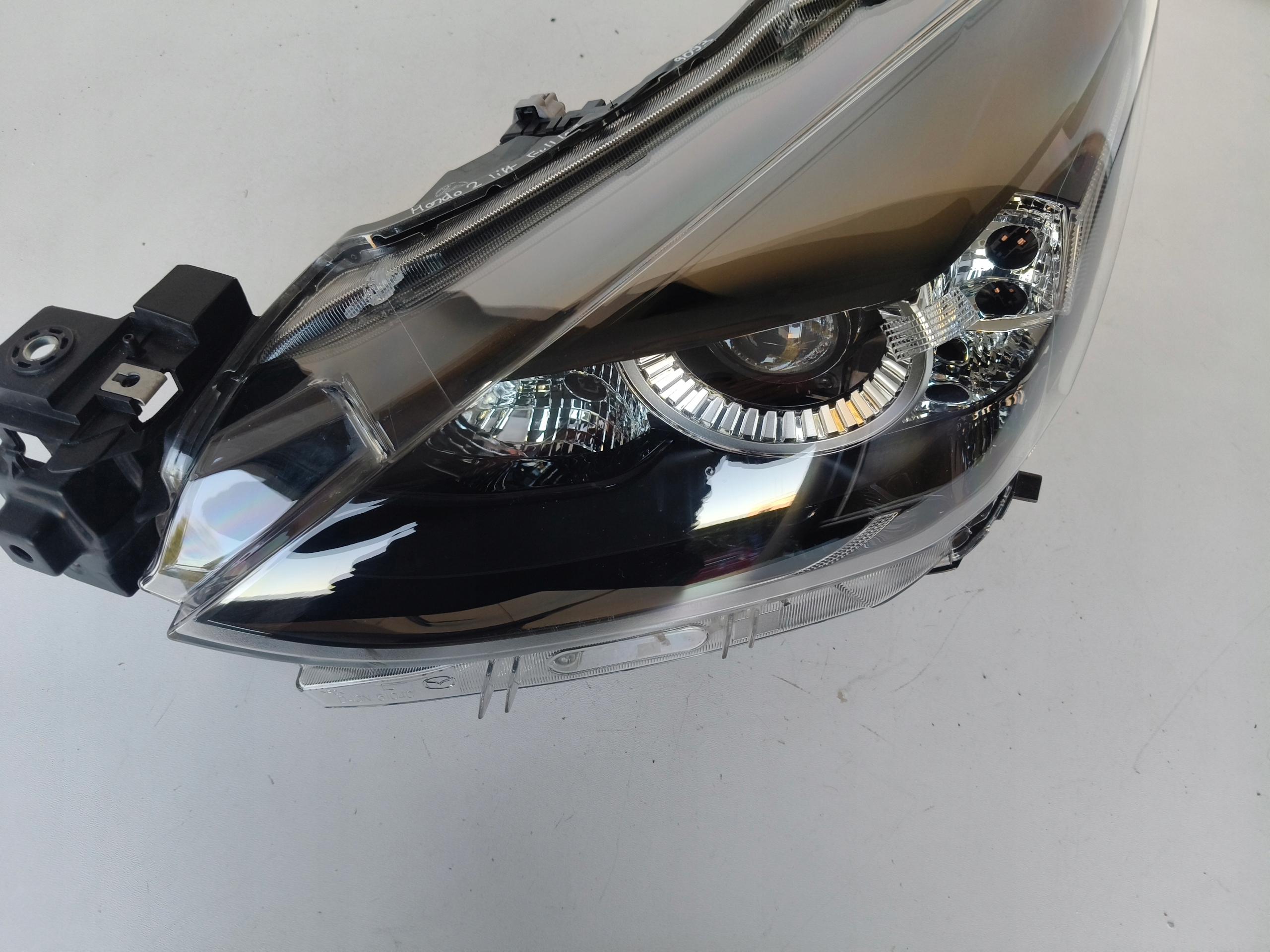 light left REFLEKTOR MAZDA 2 20- LIFT FULL LED
