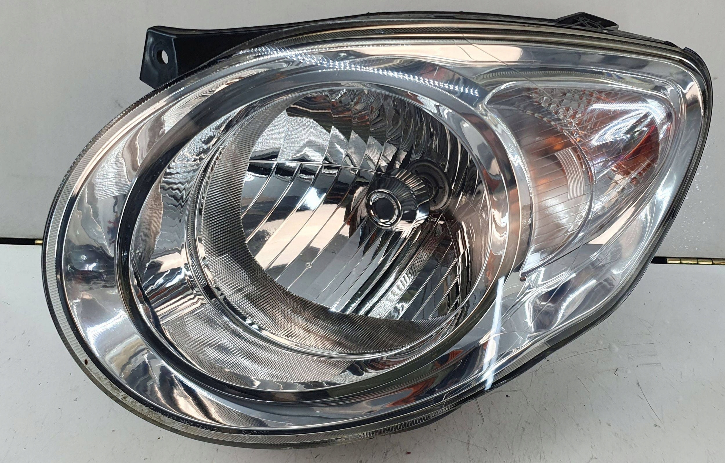 KIA Picanto Lift 07-11 left light front front reflektor €