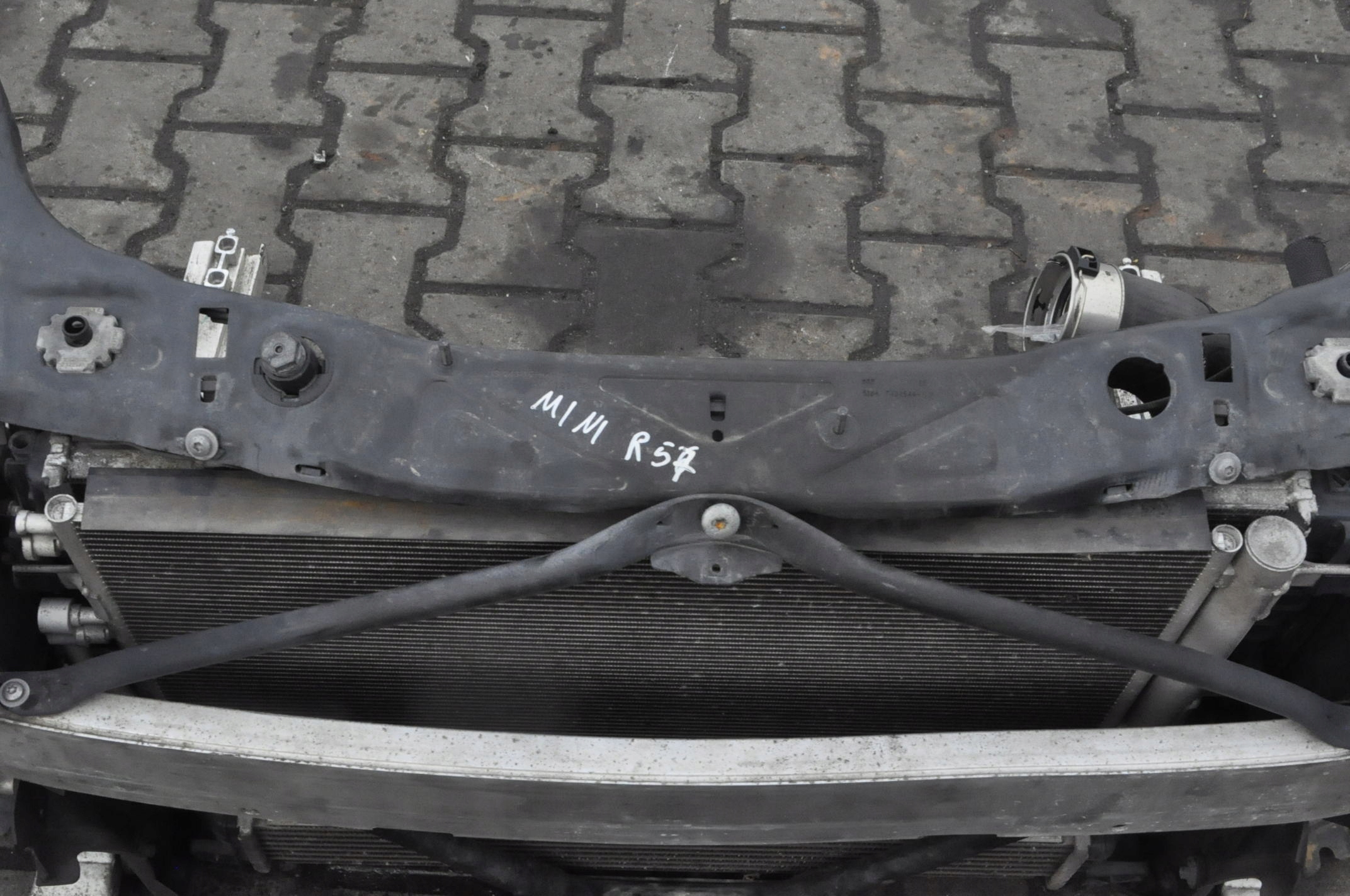 MINI F57 COOPER 1.5 T PAS PRZEDNI KOMPLET Typ samochodu Samochody osobowe