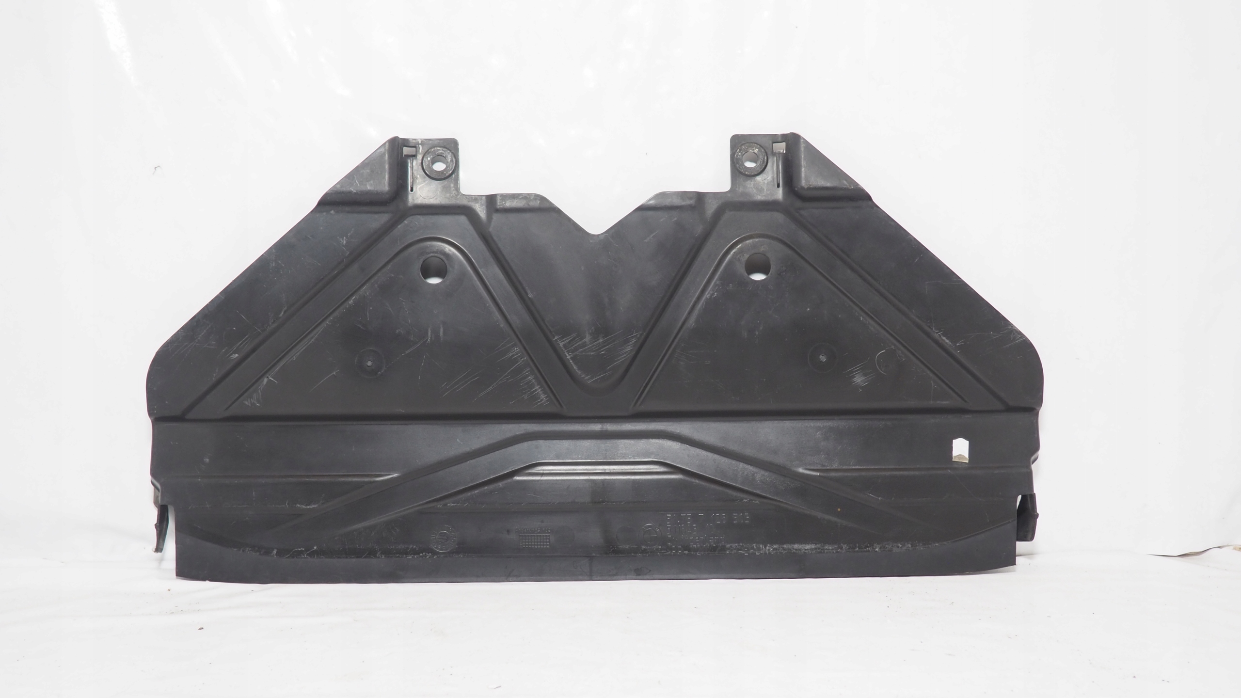BMW 1 E82 3 E90 E91 cover radiator 7128503