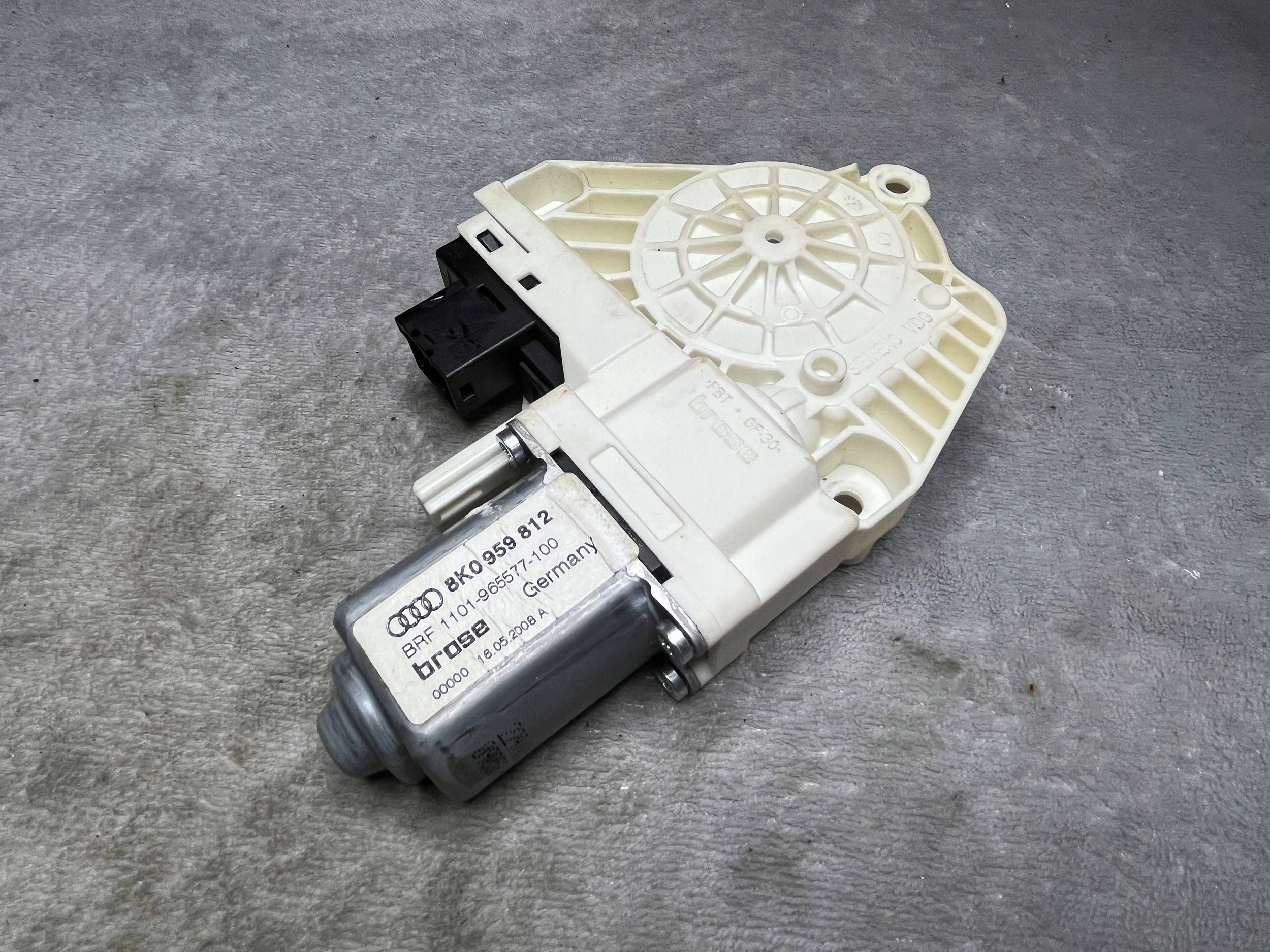 mini motor windows right rear part AUDI A4 B8 8K0959812 !J