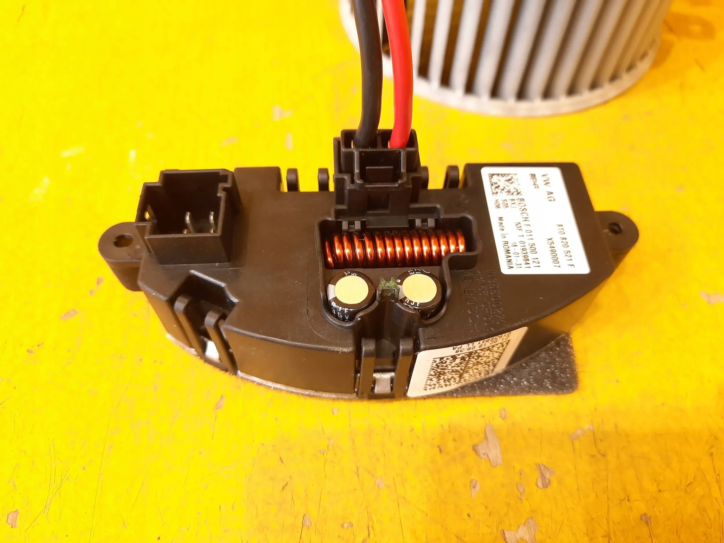 Porsche Macan 95B WENTYLATOR DMUCHAWY 8T0820521F Producent części Porsche OE