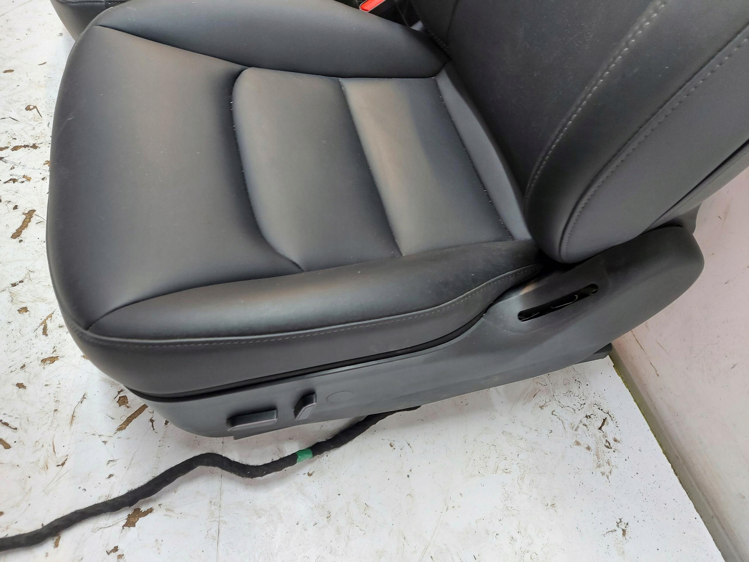TESLA MODEL Y 2023r Sitz Sitz komplet