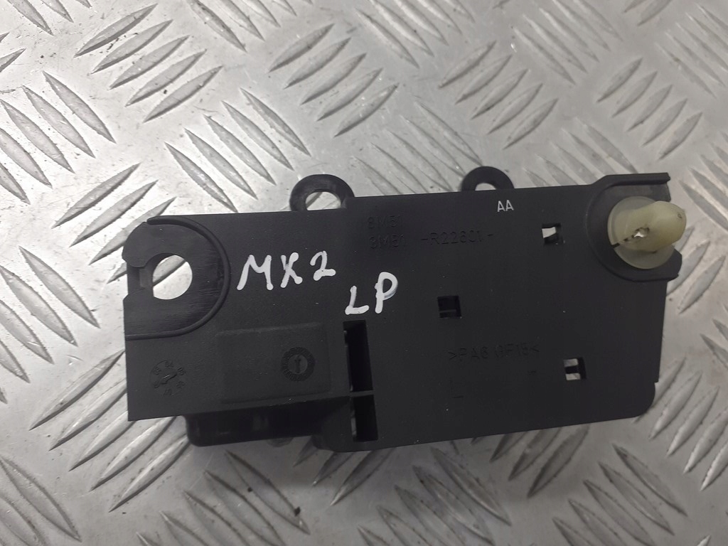 KLAMKA LEWA PRZEDNIA WEWNĘTRZNA FORD FOCUS MK2 3M51-R22601 Typ samochodu Samochody osobowe