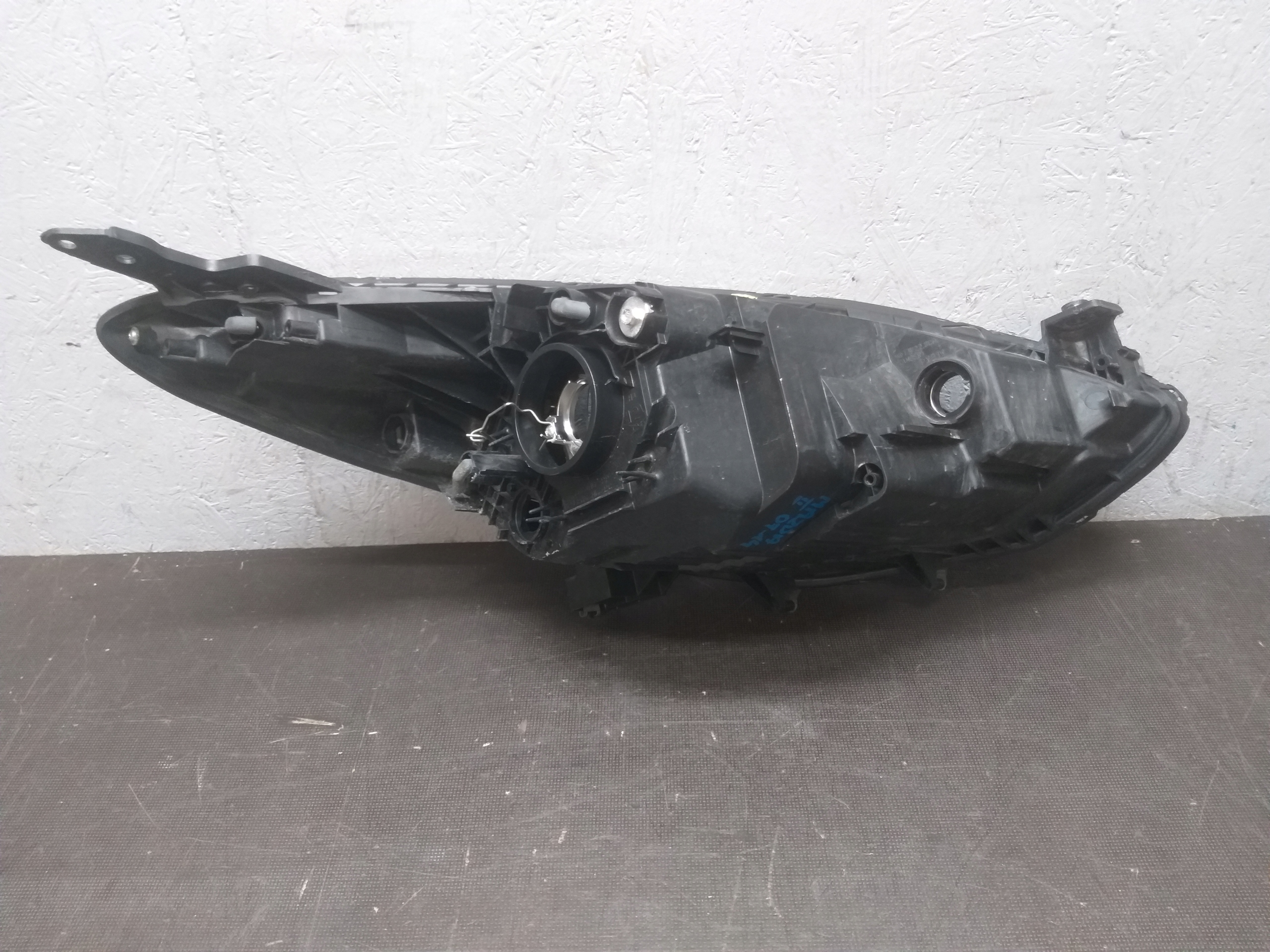 LIGHT FRONT LEFT MAZDA II 2 07-14