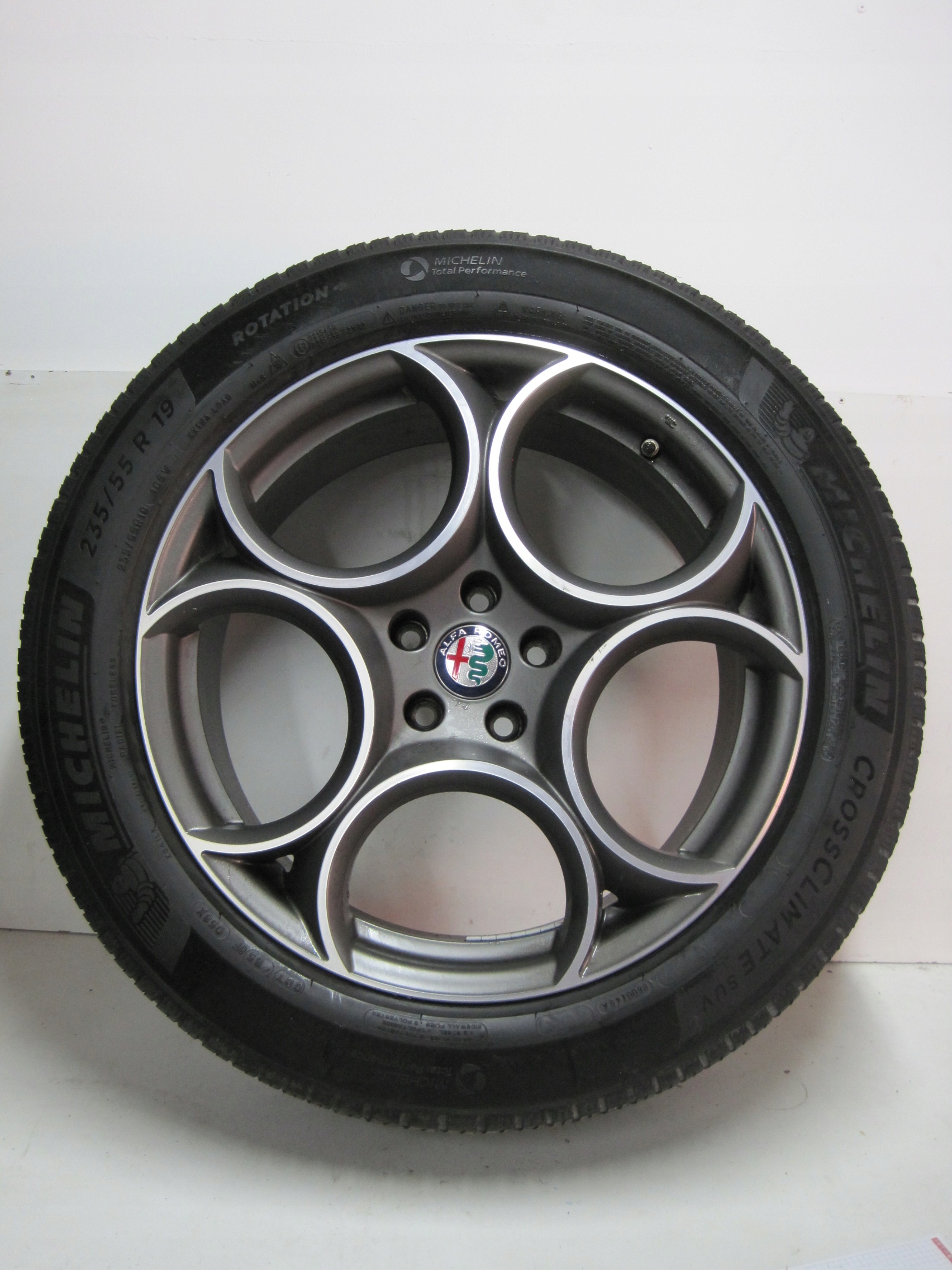 wheels discs tyres ALFA ROMEO STELVIO R19 M+S