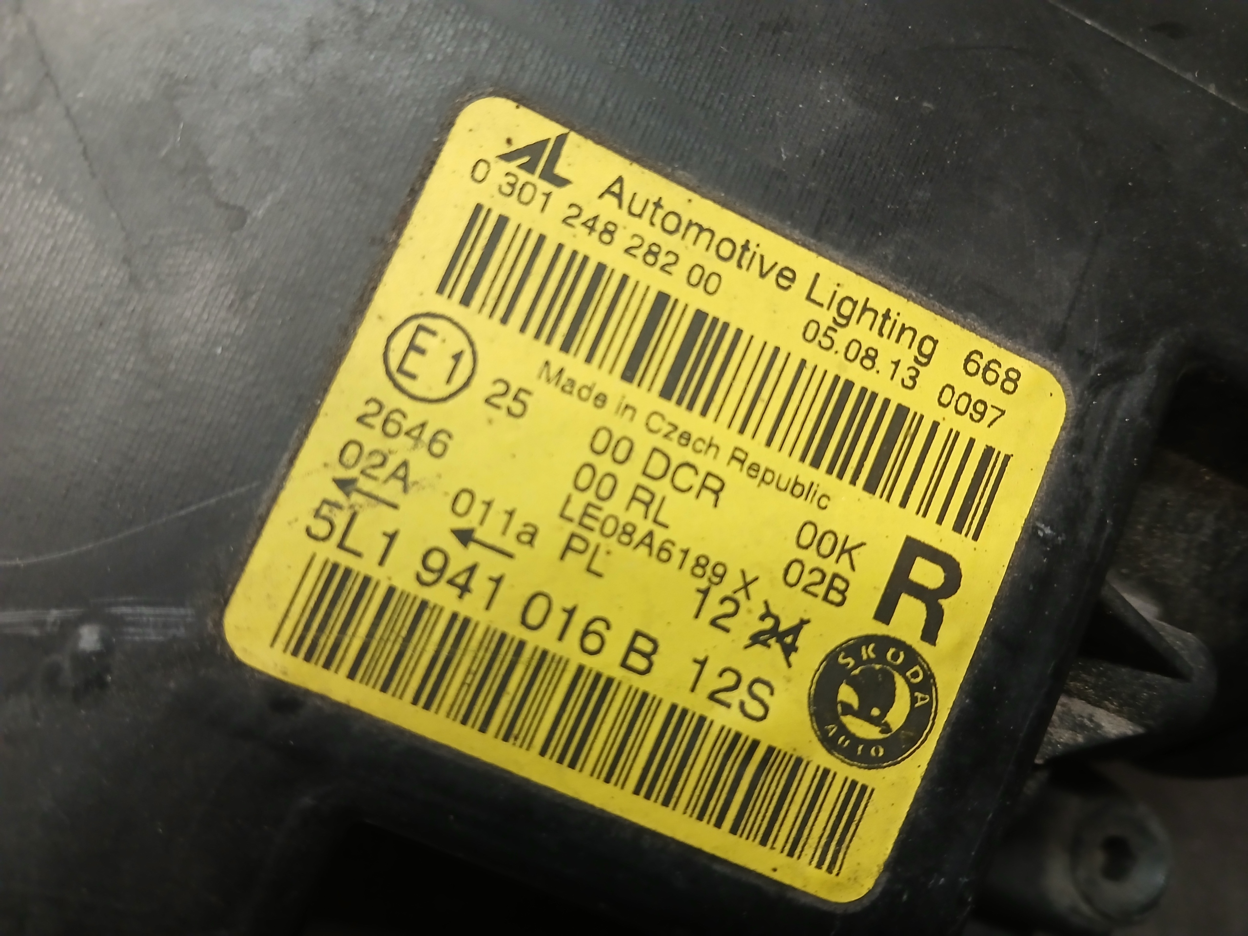 light front right SKODA YETI XENON 5L1941016B