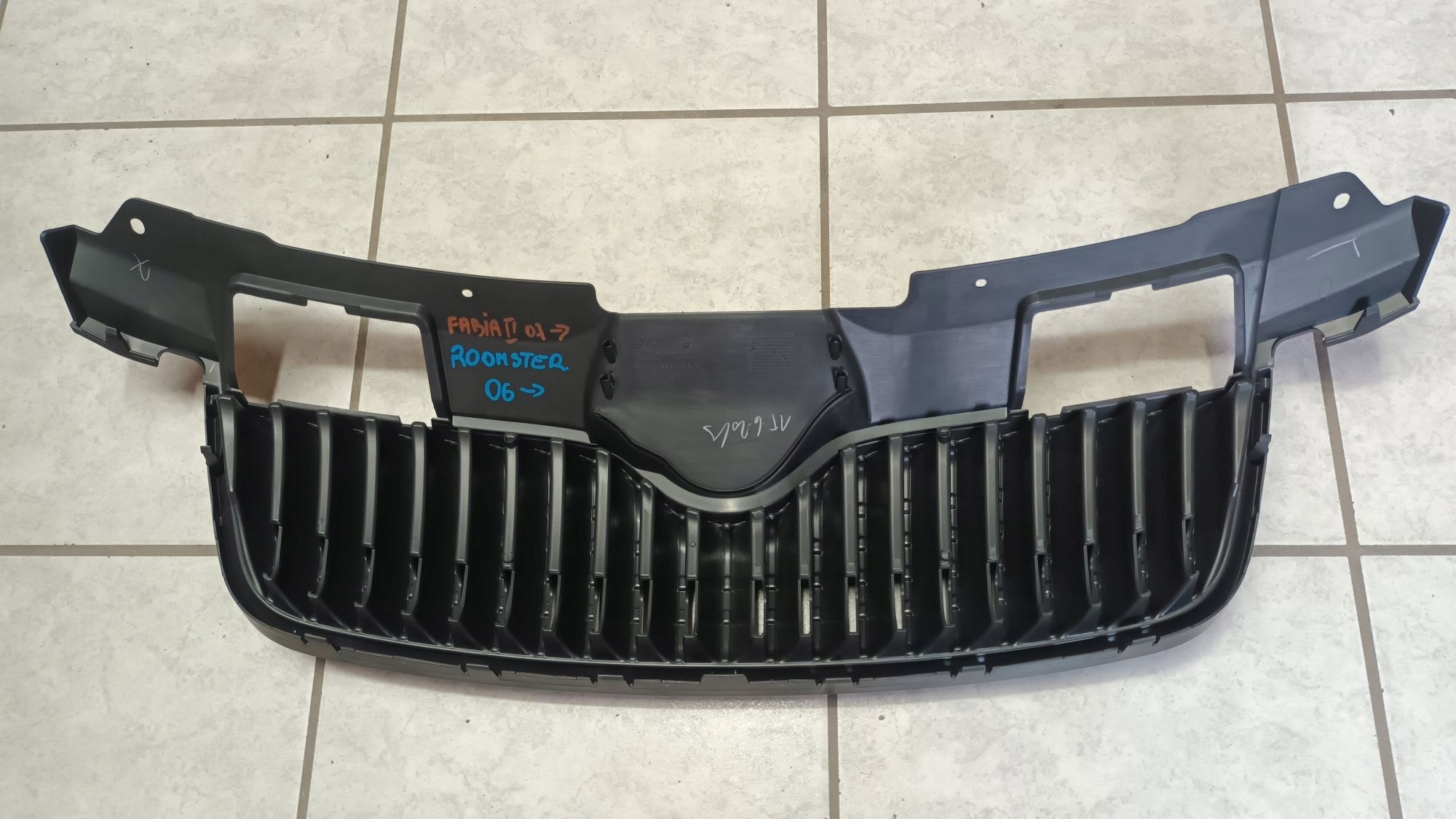 grille SKODA FABIA II 2006R-> 2010R