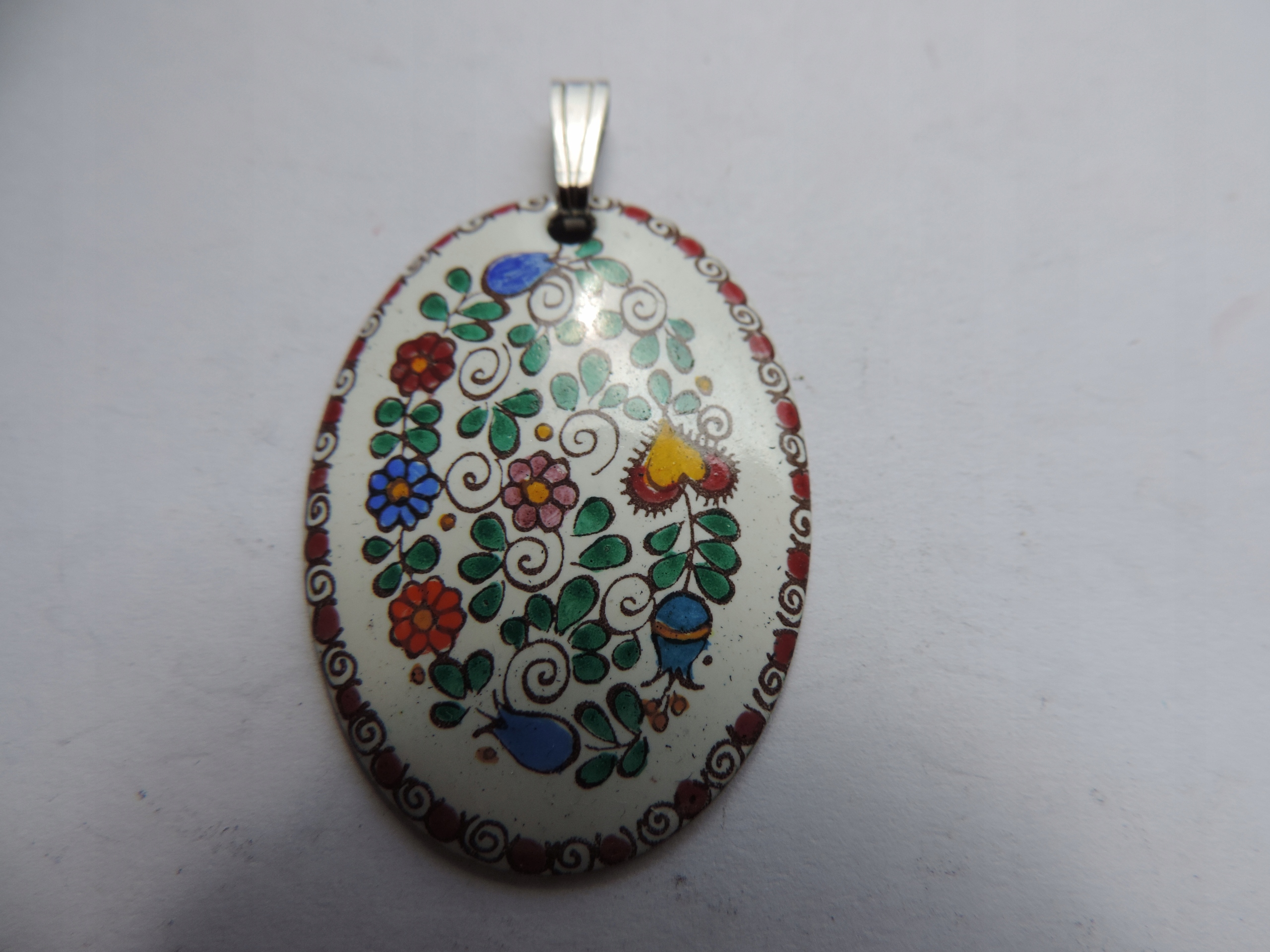 BIŻUTERYJNE RÓŻNOŚCI - BROSZKA