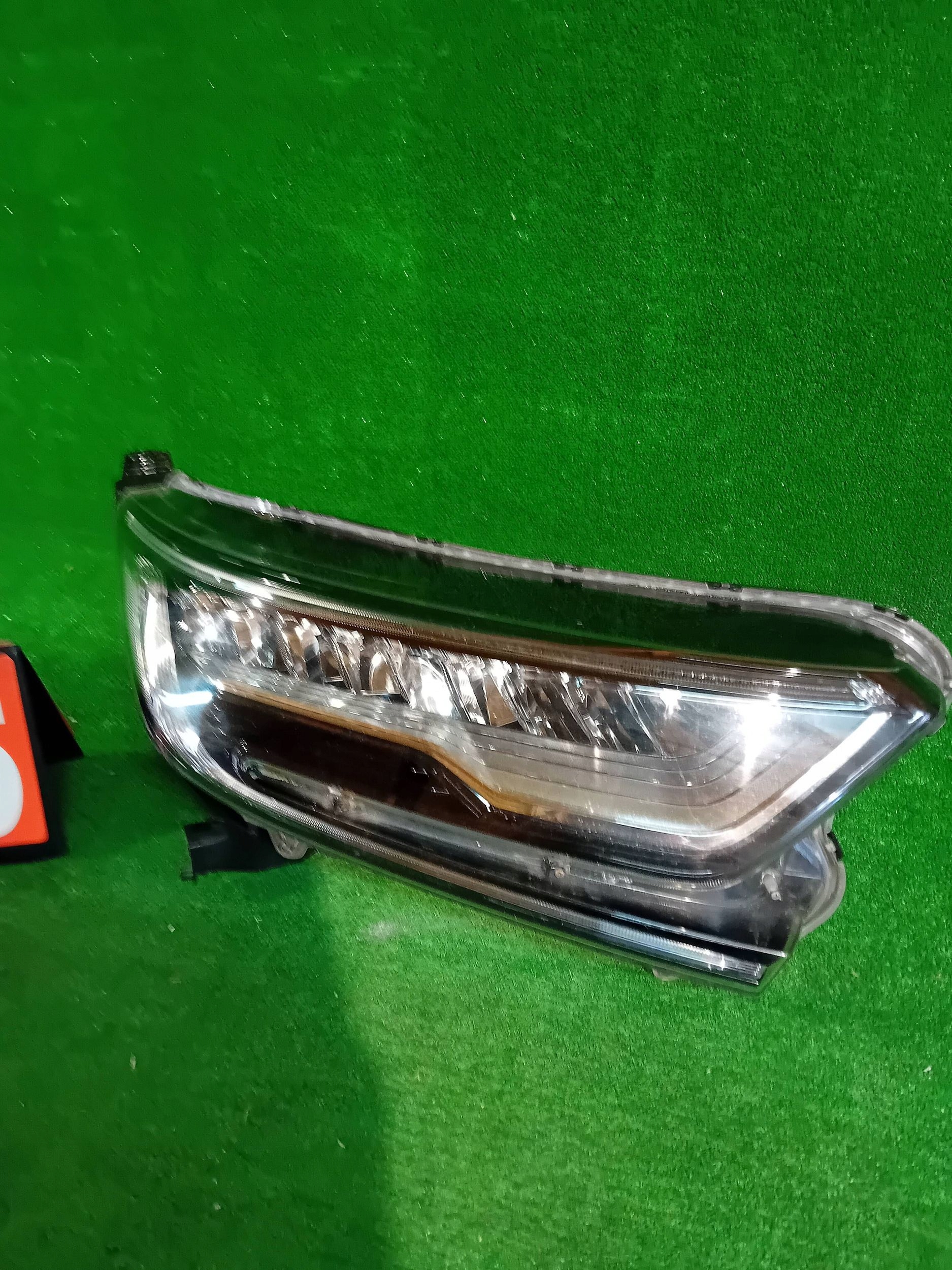 REFLEKTOR right front HONDA CR-V V FULL LED 18