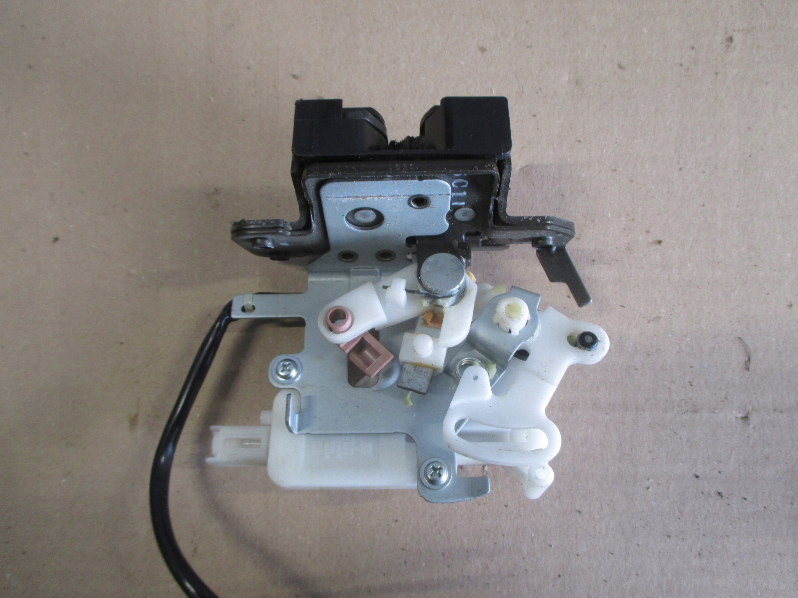 MAZDA 5 CR 05-10 ZAMEK KLAPY