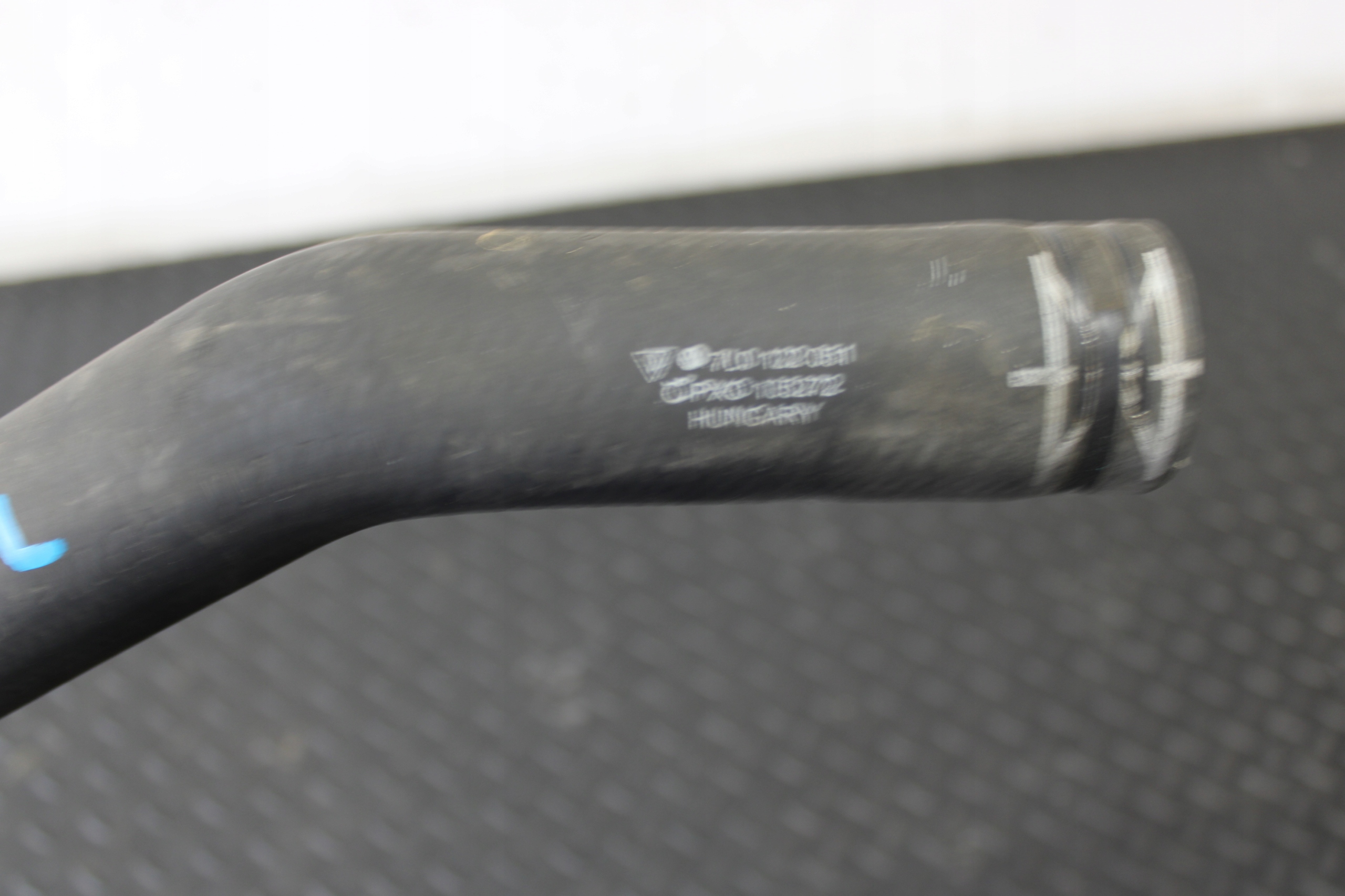 crijevo prijenos vode PORSCHE CAYENNE 7L5 7L0122051