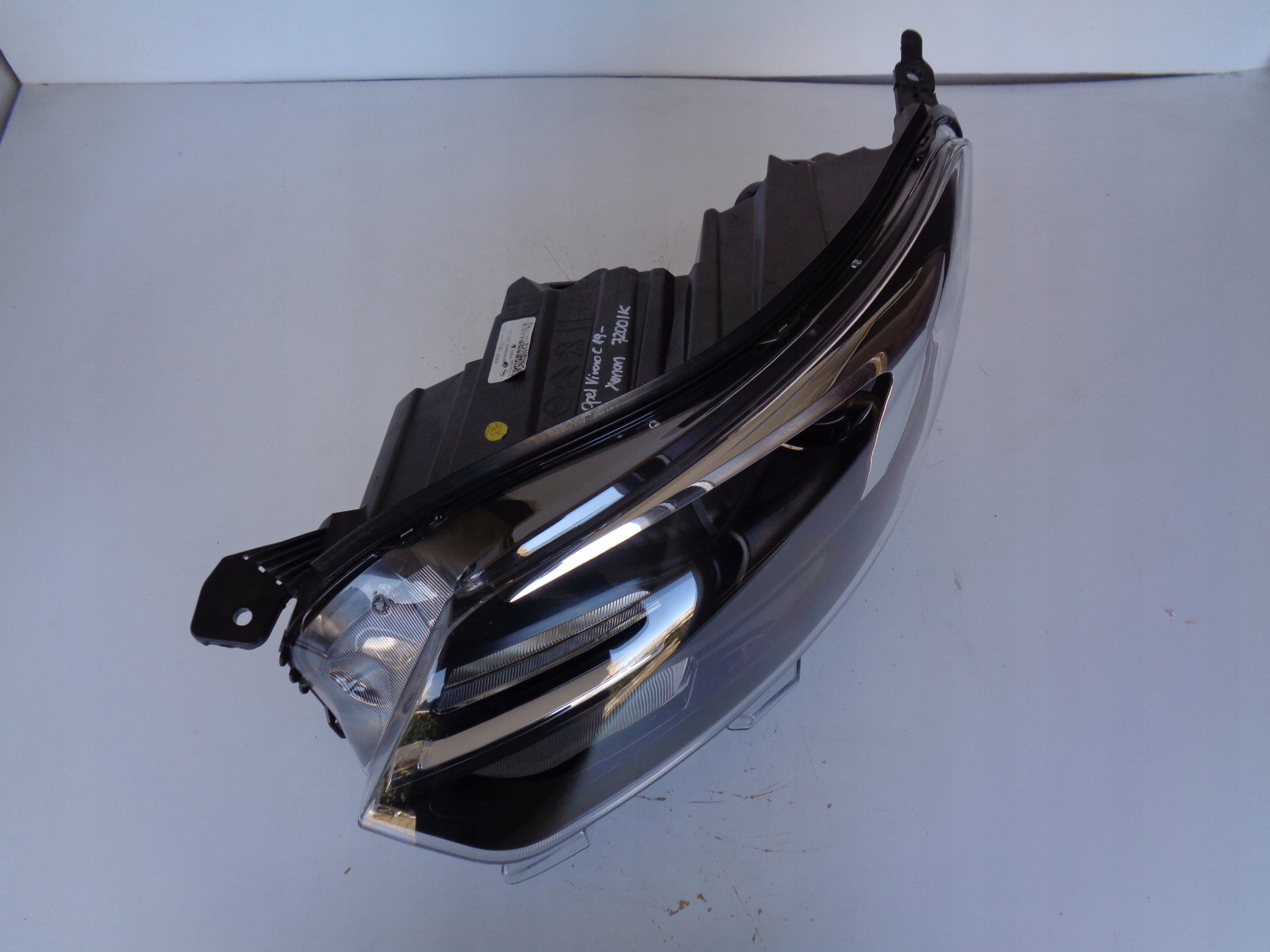 light left REFLEKTOR OPEL VIVARO C 19- ZAFIRA D XENON