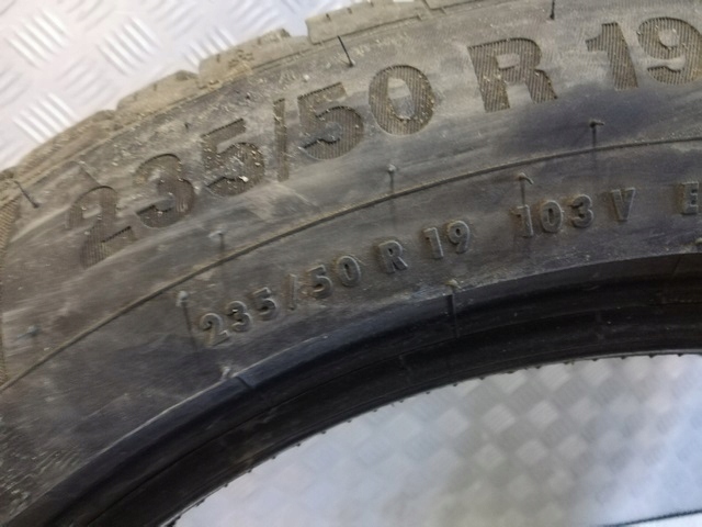 CH OPONA CONTINENTAL WINTER CONTACT 235 50 R19 Sezon zimowe