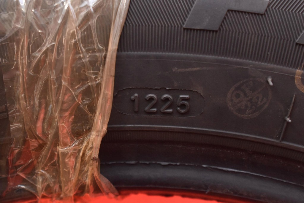 tyre tyres 2 SZT FIREMAX ZIMA 195/60/15 22R
