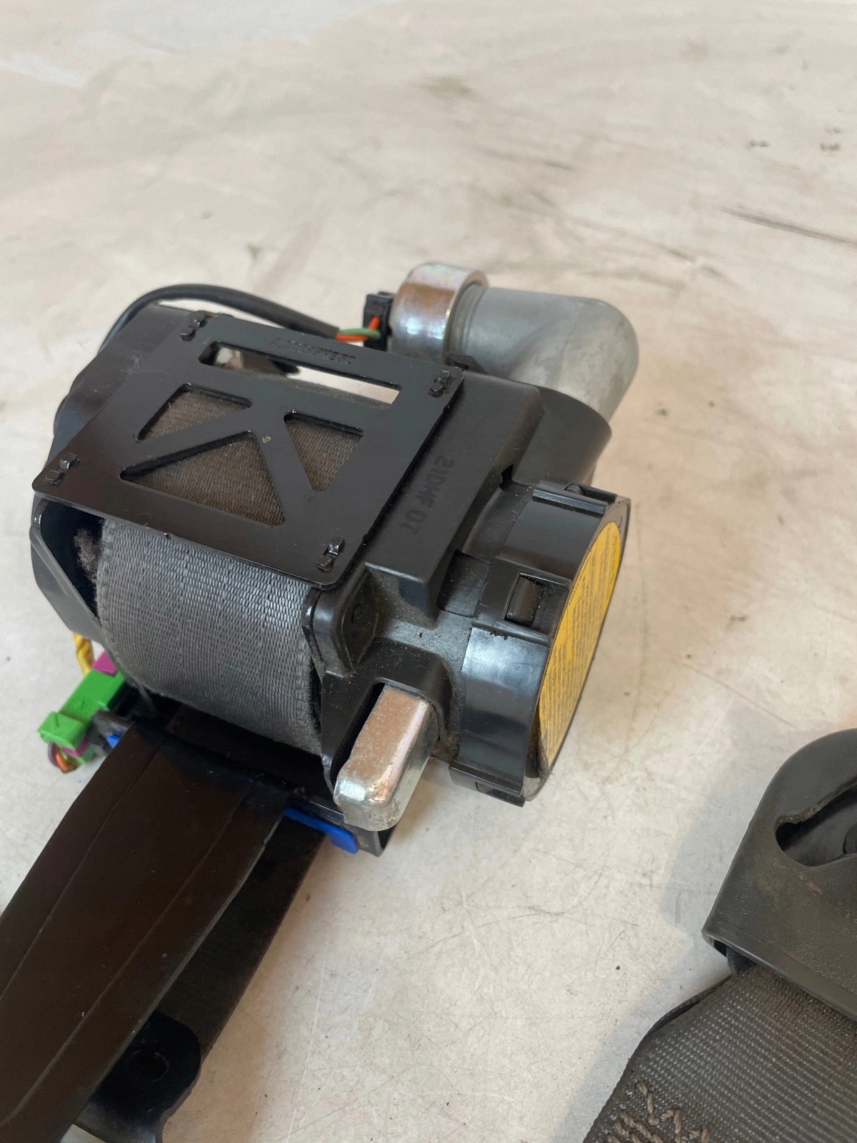 tension belt safety front front right Opel Antara