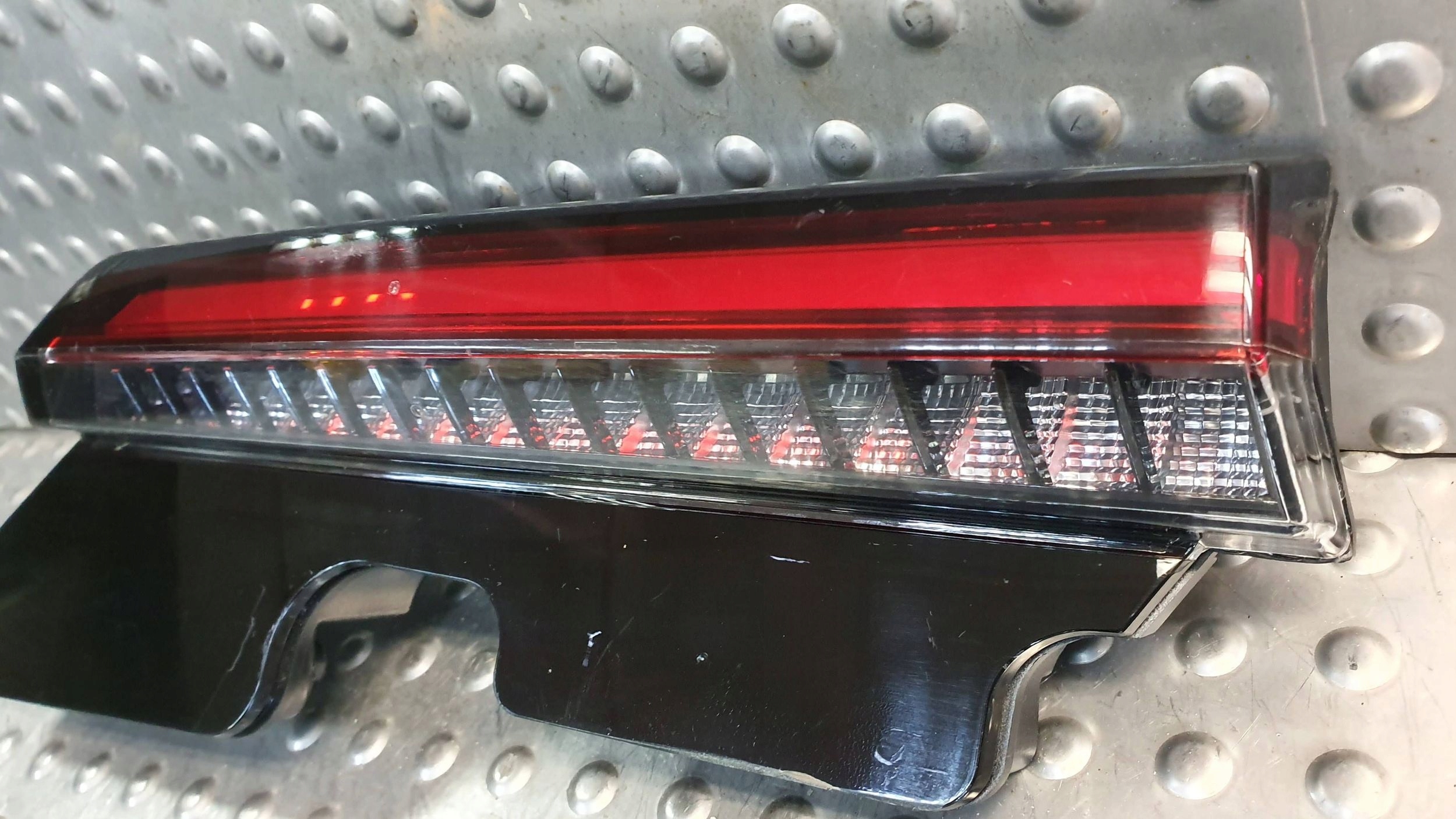 light rear part left VOLVO C40 to the bonnet 21- 32365672