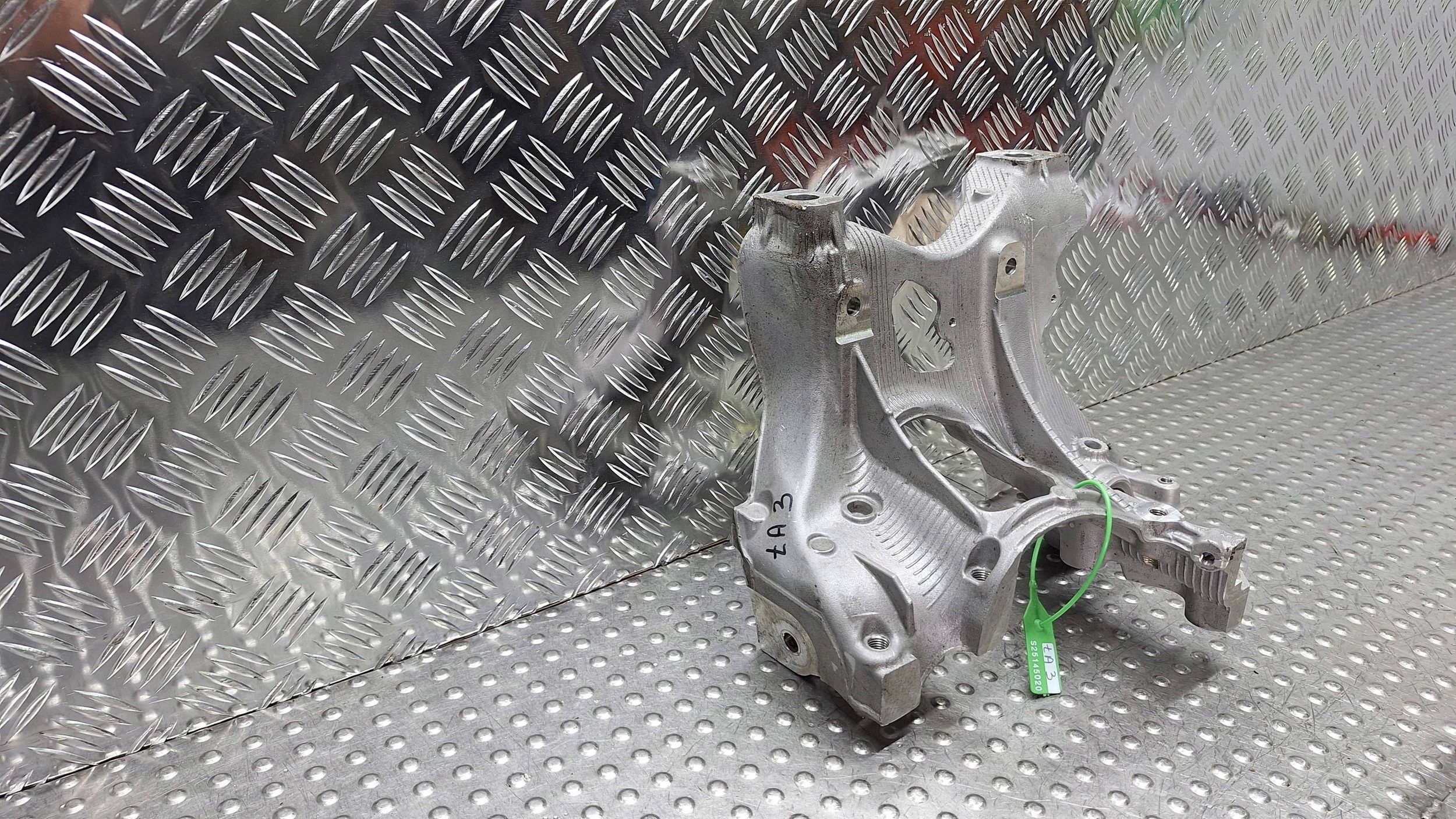 console engine mount left front 8B3399295 AUDI A5 B10 A6 C9 QUATTRO