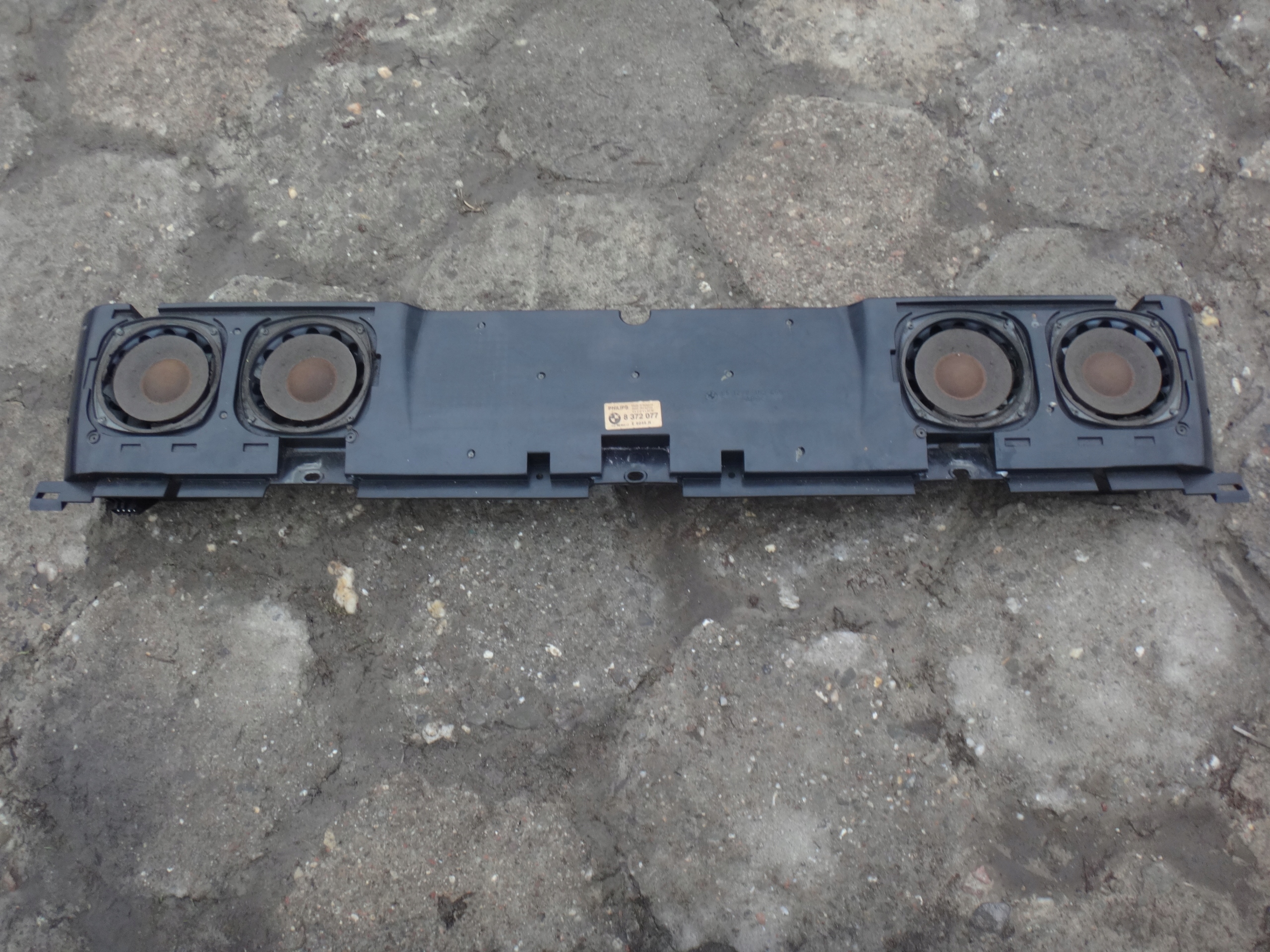 8372077 8352455 - Задня полиця для НЧ-динаміків DSP BMW E38