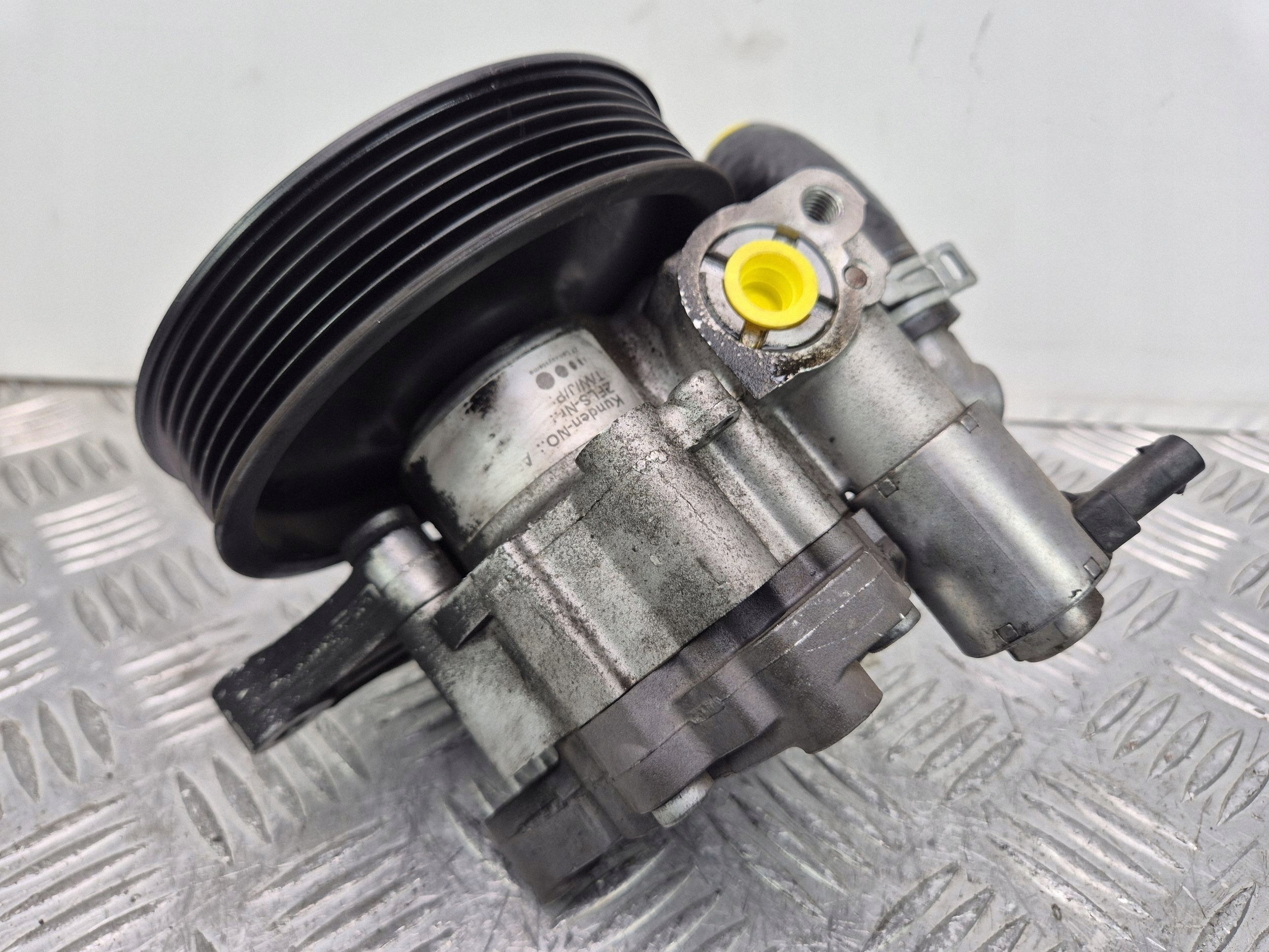 Mercedes C250 C204 Pompa servosterzo A0064667501