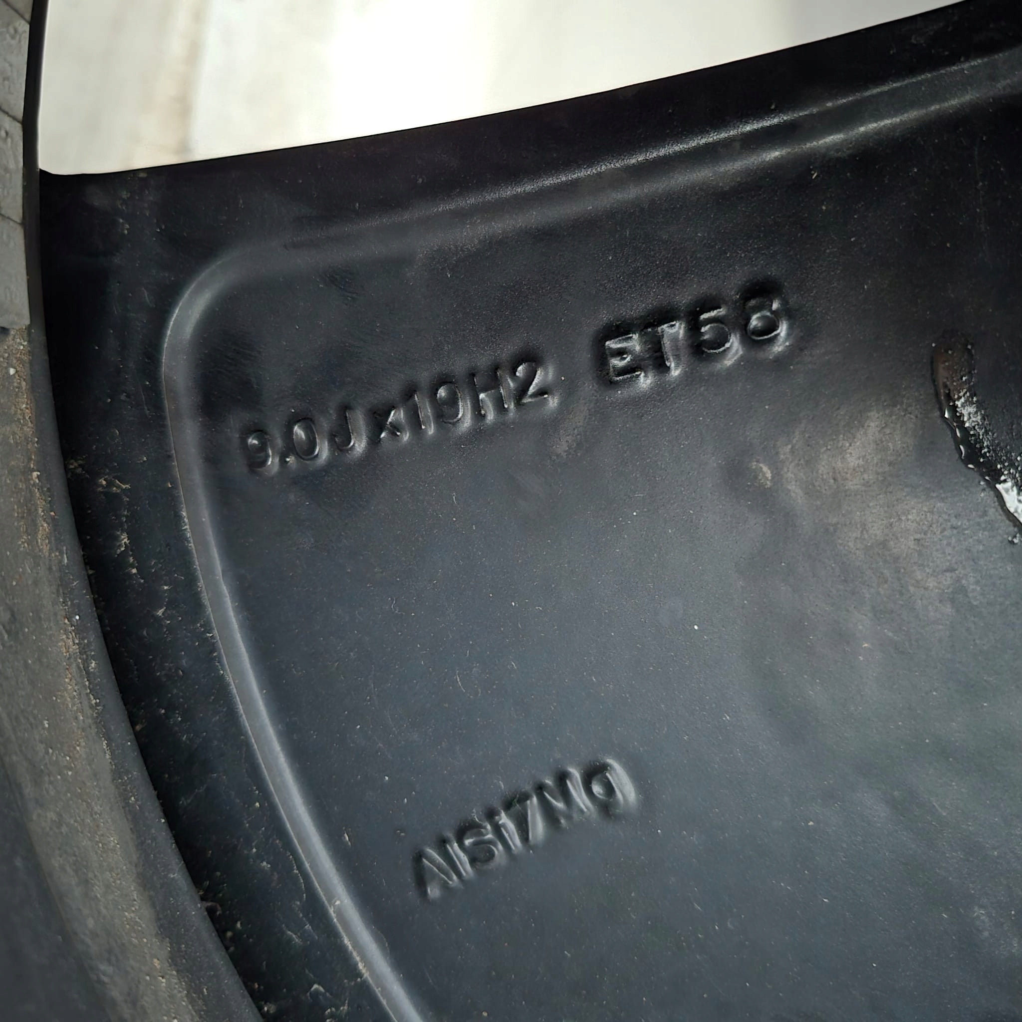 VW 1T3601025J 9JX19H2 ET58 19" disk hliníkový