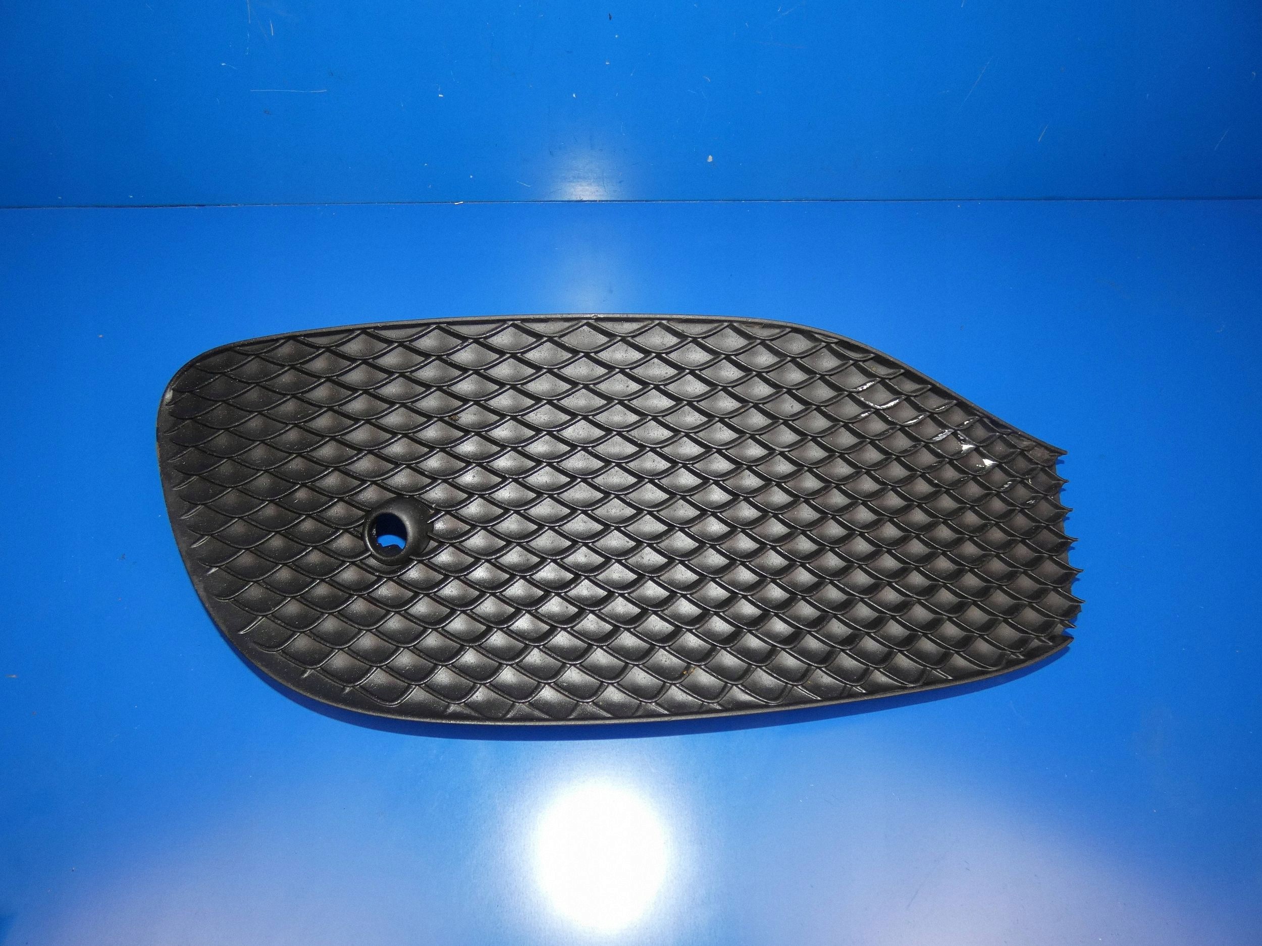 MERCEDES E KLASA W213 grid of a bumper left front