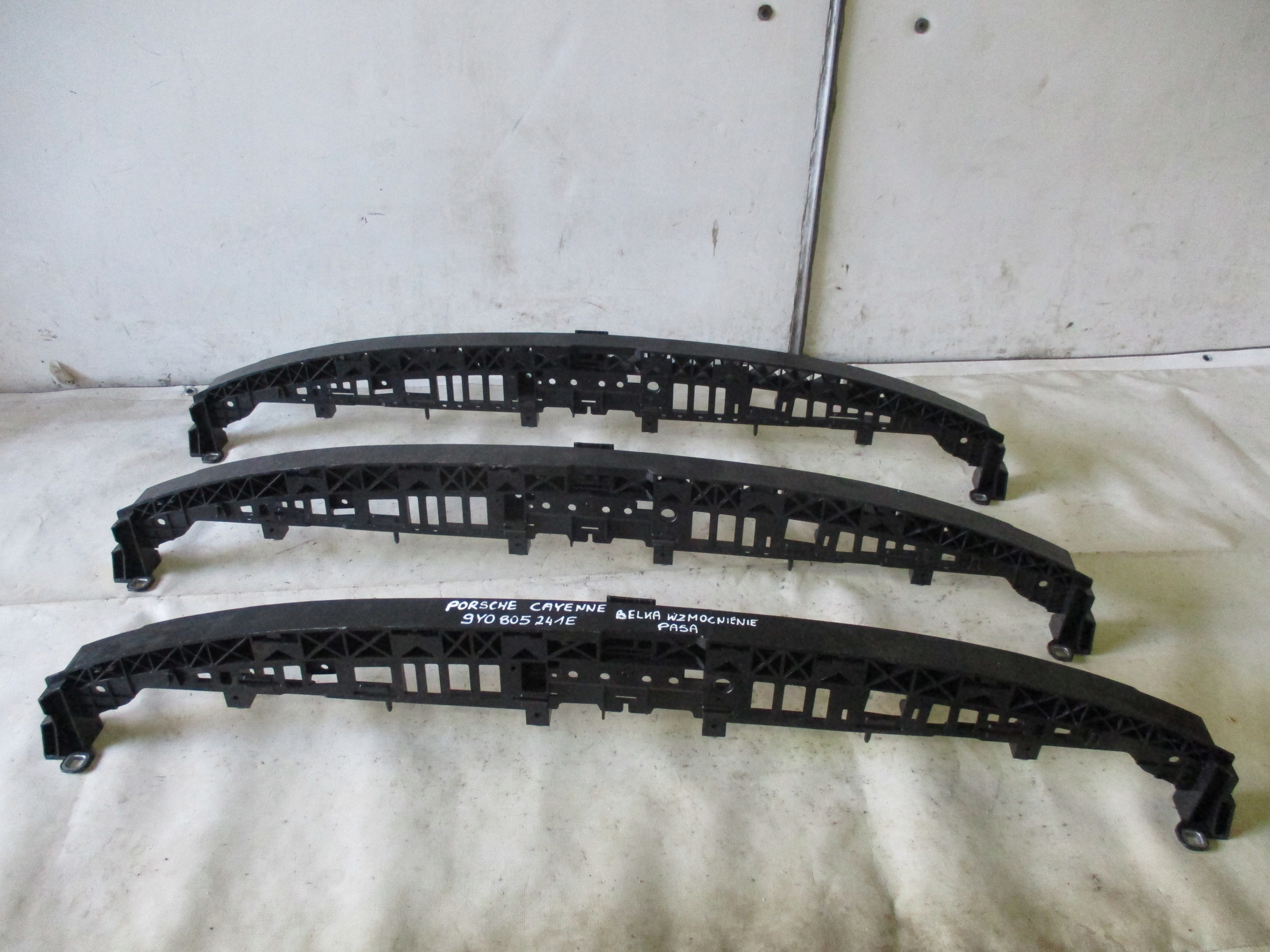 sider wall support Porsche Cayenne 9Y0805241E