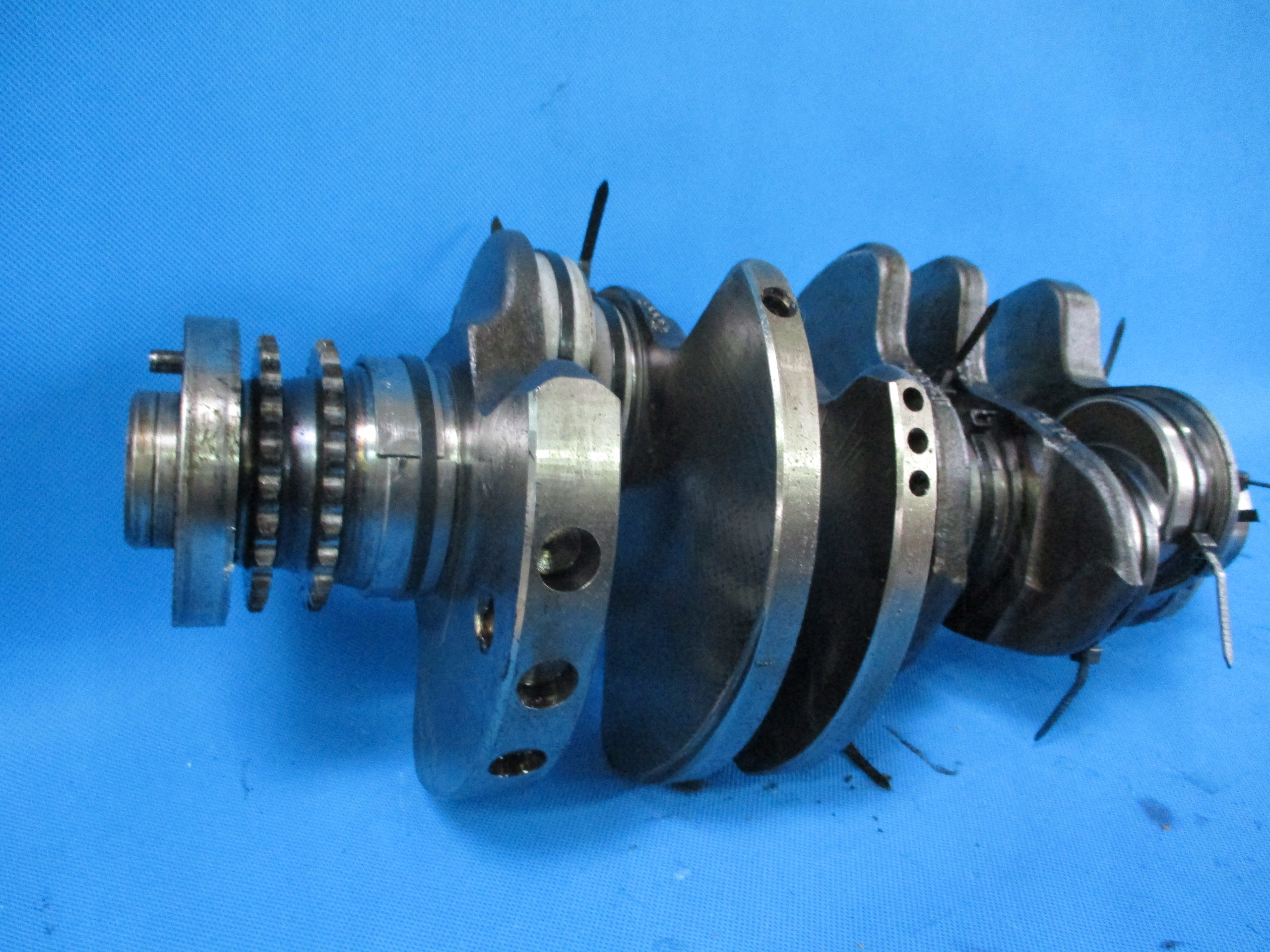 WAŁ KORBOWY PO SZLIFIE AUDI 3.0TDI 059101AJ Producent części Audi OE