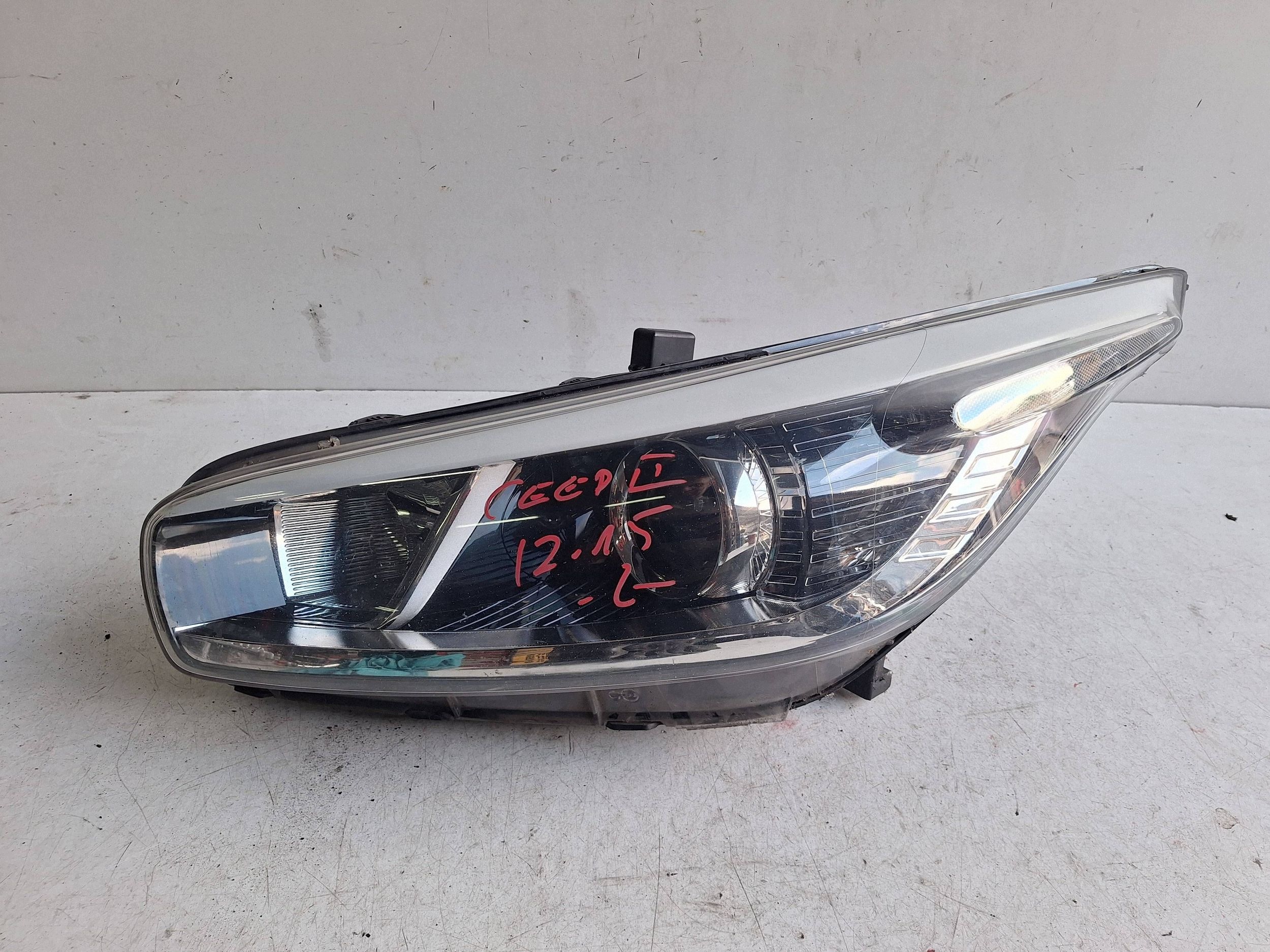 KIA CEED II 12-15 light left UK-ANGLIK 92101-A2040
