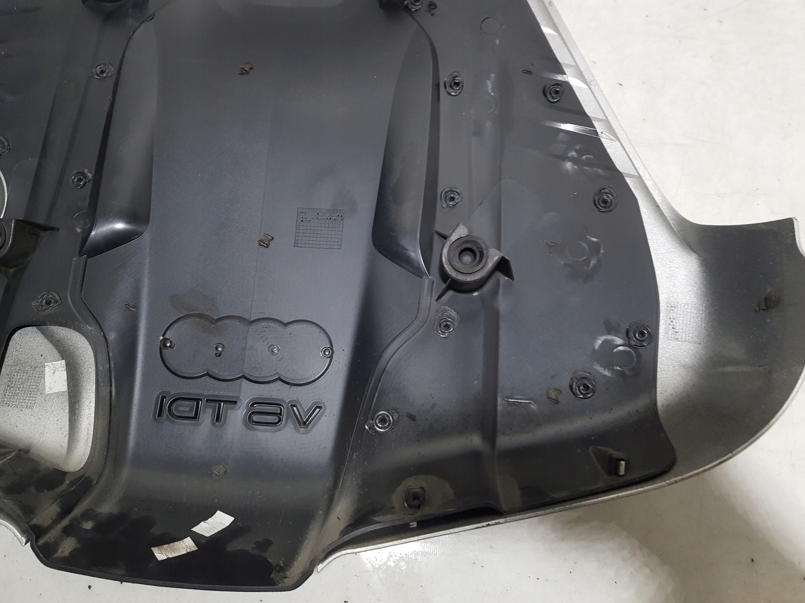 upper cover engine housing cover AUDI A8 D4 3.0 TDI 4H0103925