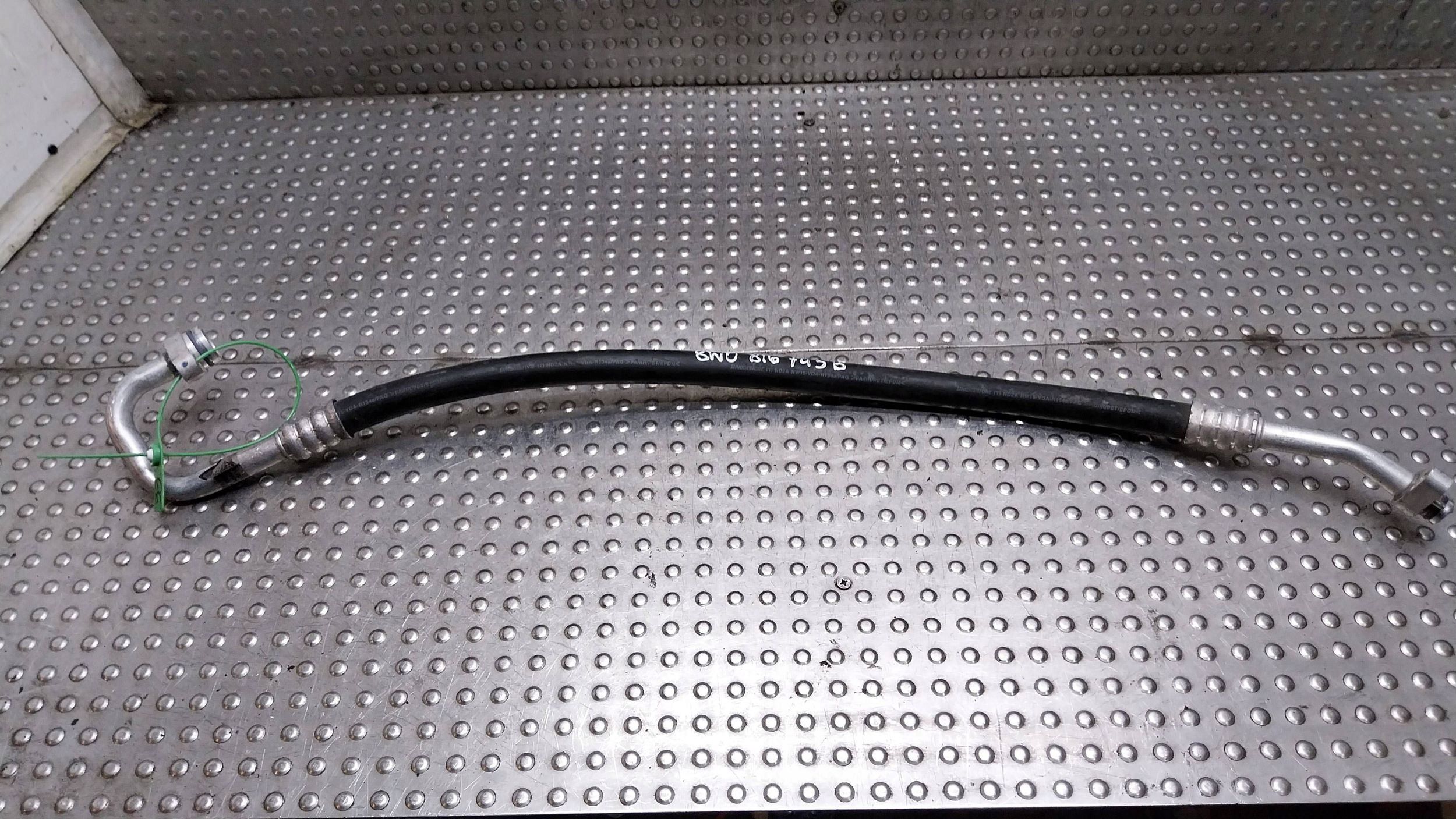 vedení klimatizaci 8W0816743B AUDI A4 B9 A5 8W