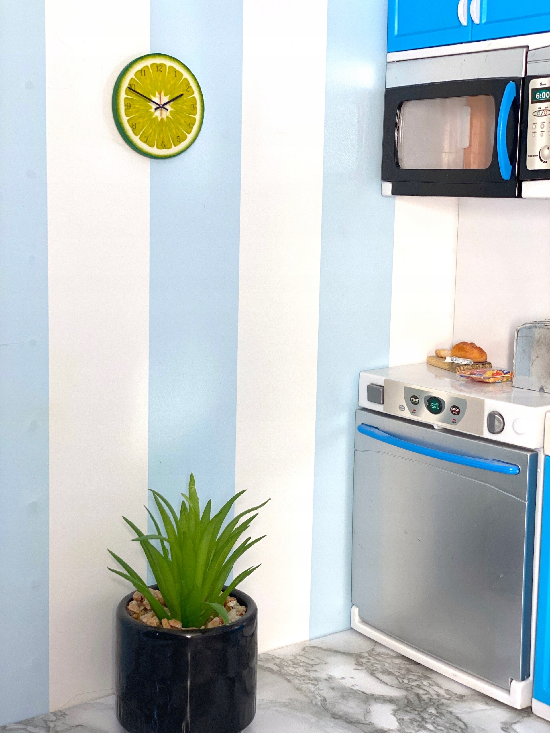 Miniaturowy zegar do domku dla lalek owoce kolory Marka inna