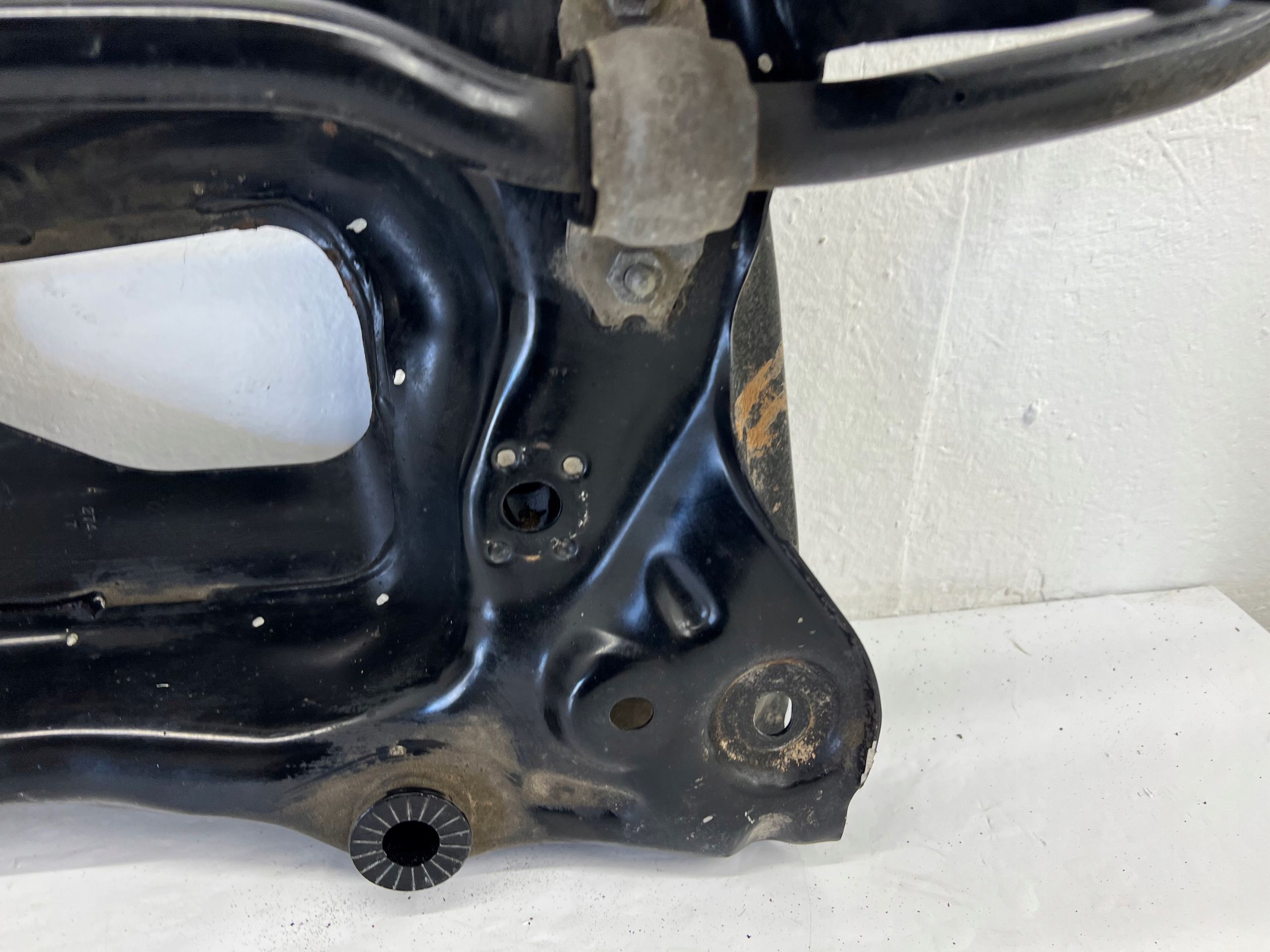 axle beam subframe TRAWERS front VW T-ROC 17- 3Q0199315D