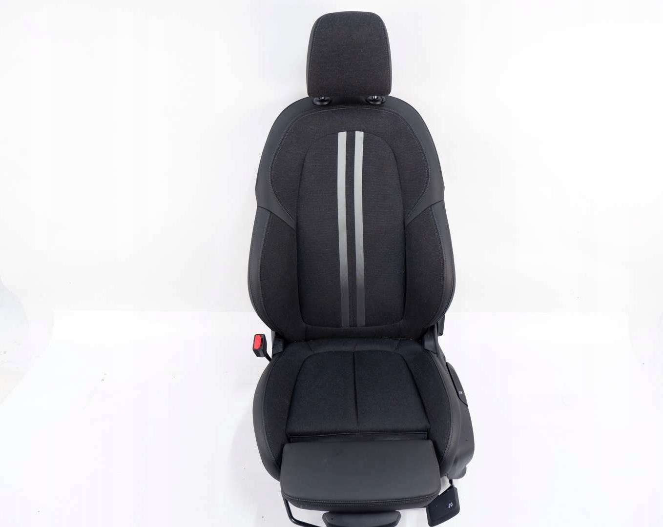 Переднее левое сиденье водителя BMW F40 (2019 -)