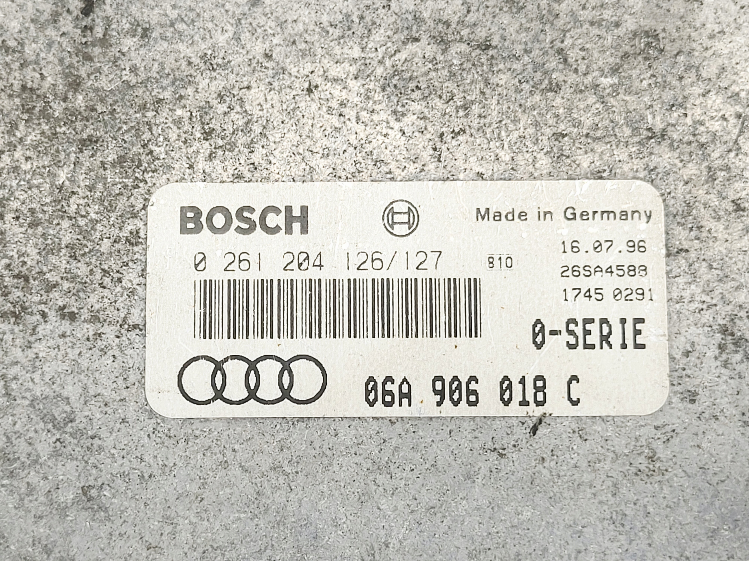 computer control unit of the engine AUDI A3 8L 1.8 20V 06A906018C 0261204126/127