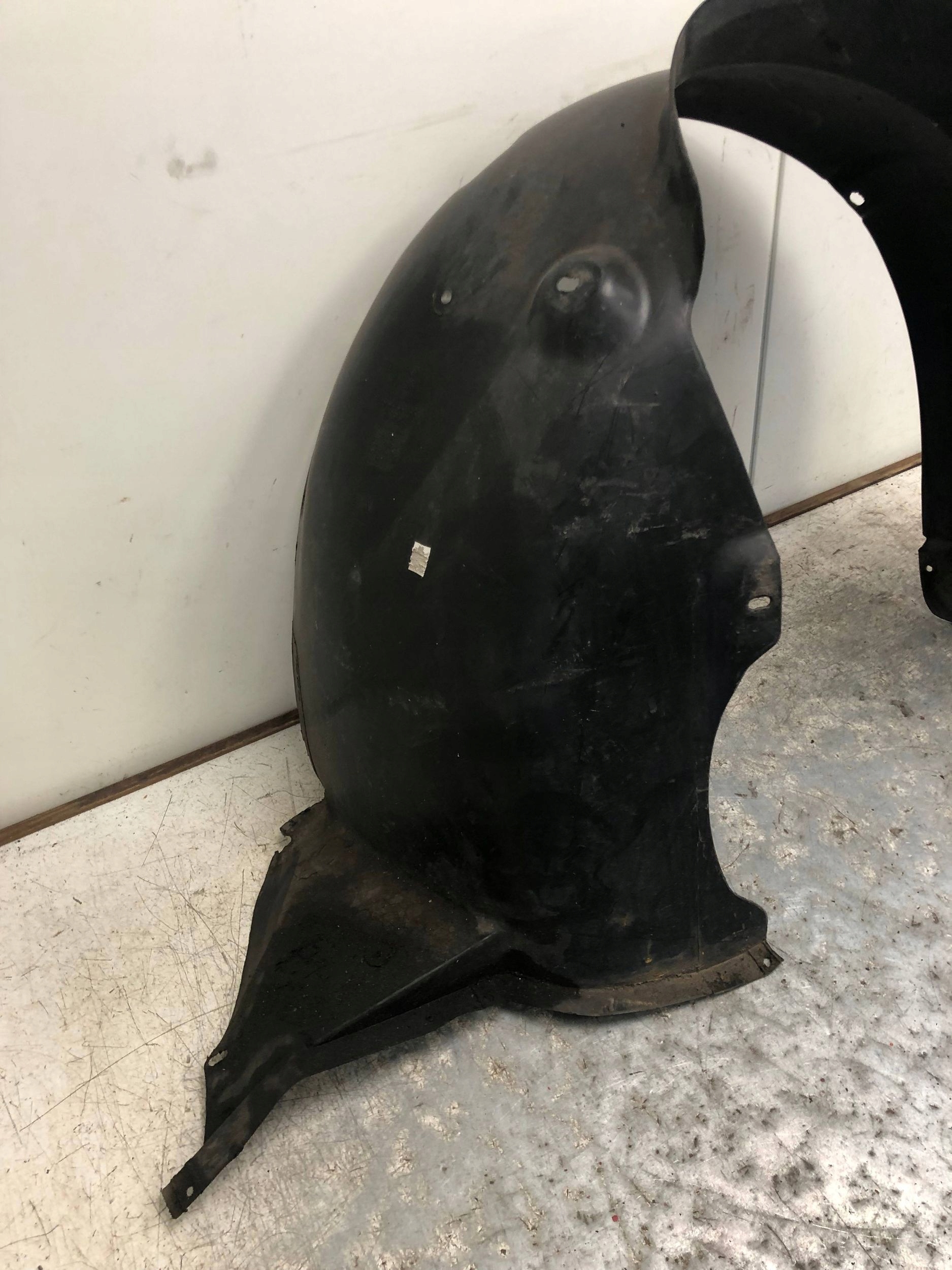 mudguard right front VW POLO IV 9N 6Q0809958
