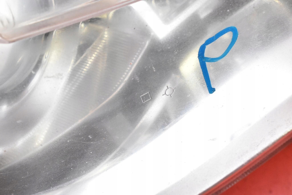 REFLEKTOR right light front XENON EU MITSUBISHI OUTLANDER 2 II LIFT 09-13