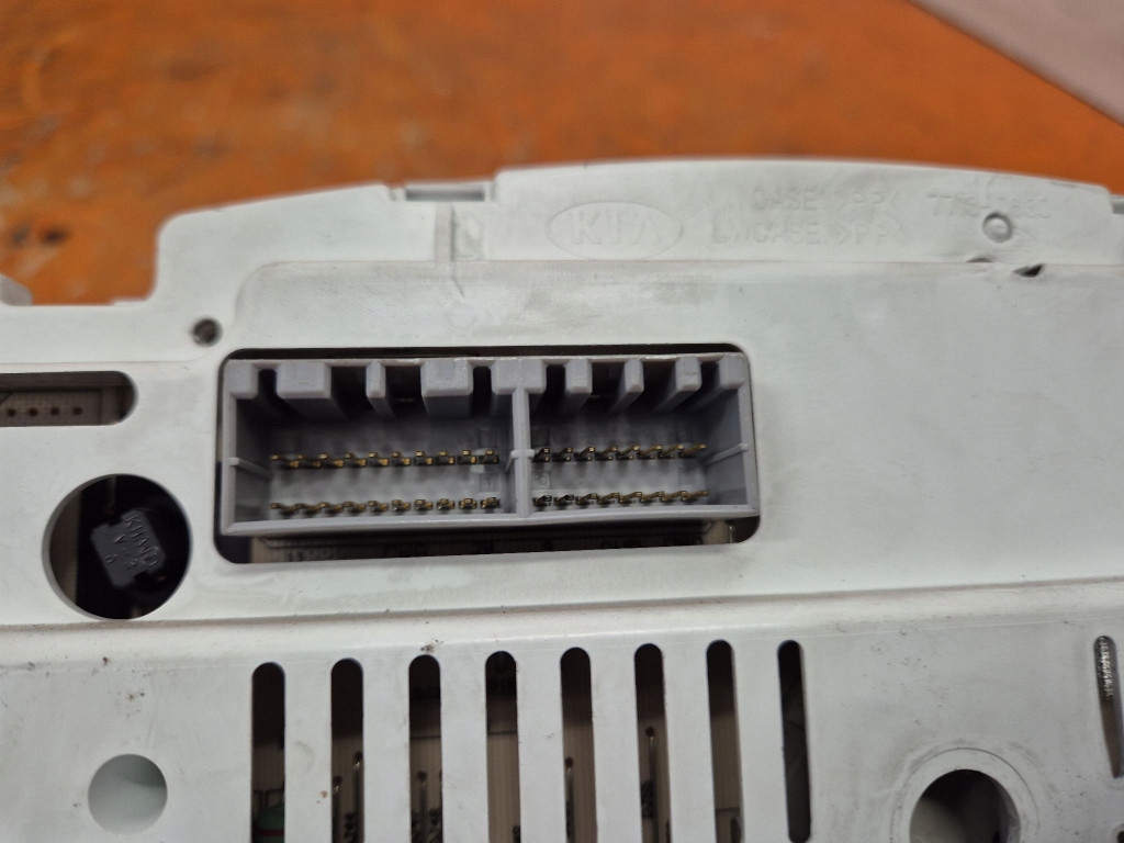 kia CERATO и 04-06 1.6b 105KM спидометр 7713-0630