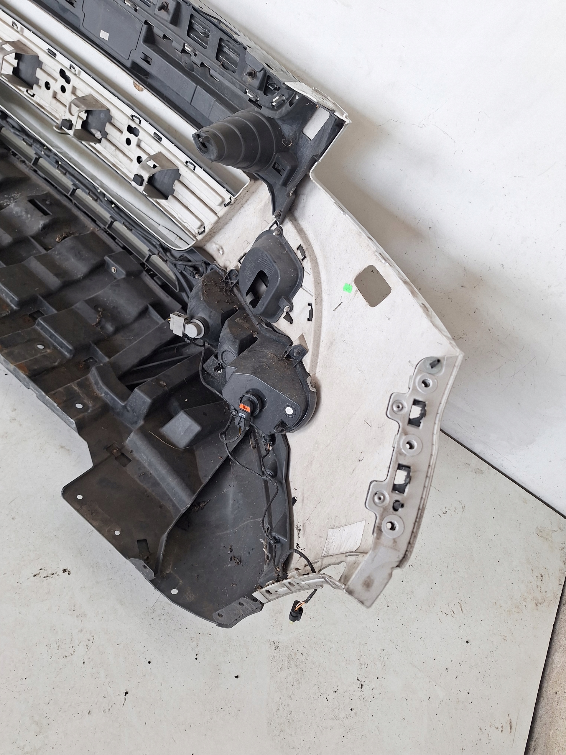 FORD KUGA MK2 12-16 bumper XENON + 6 X PDC