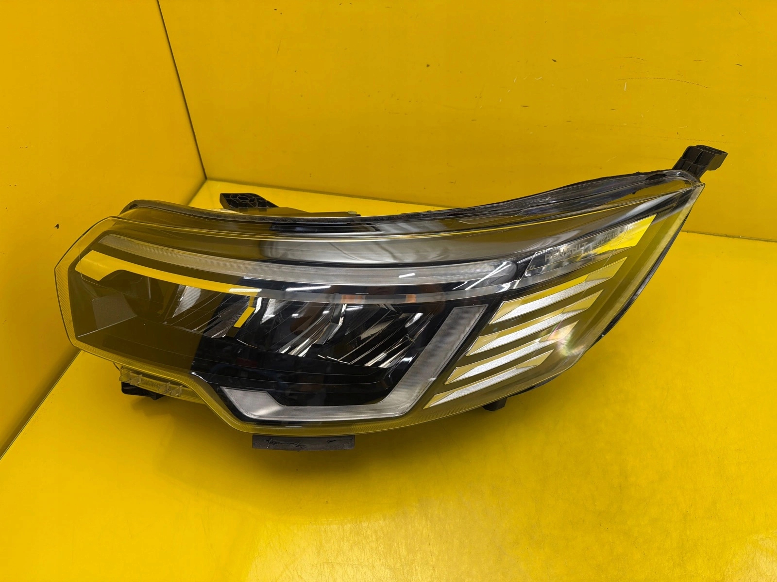 light left Renault Trafic IV Full Led 260601790R