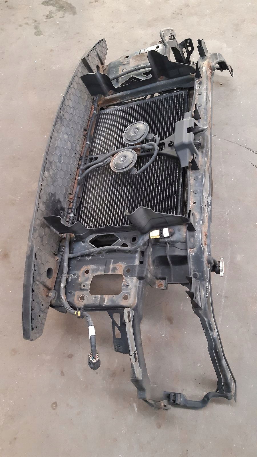 support panel for radiators pillar iron Hyundai i30 and 1,4 16V