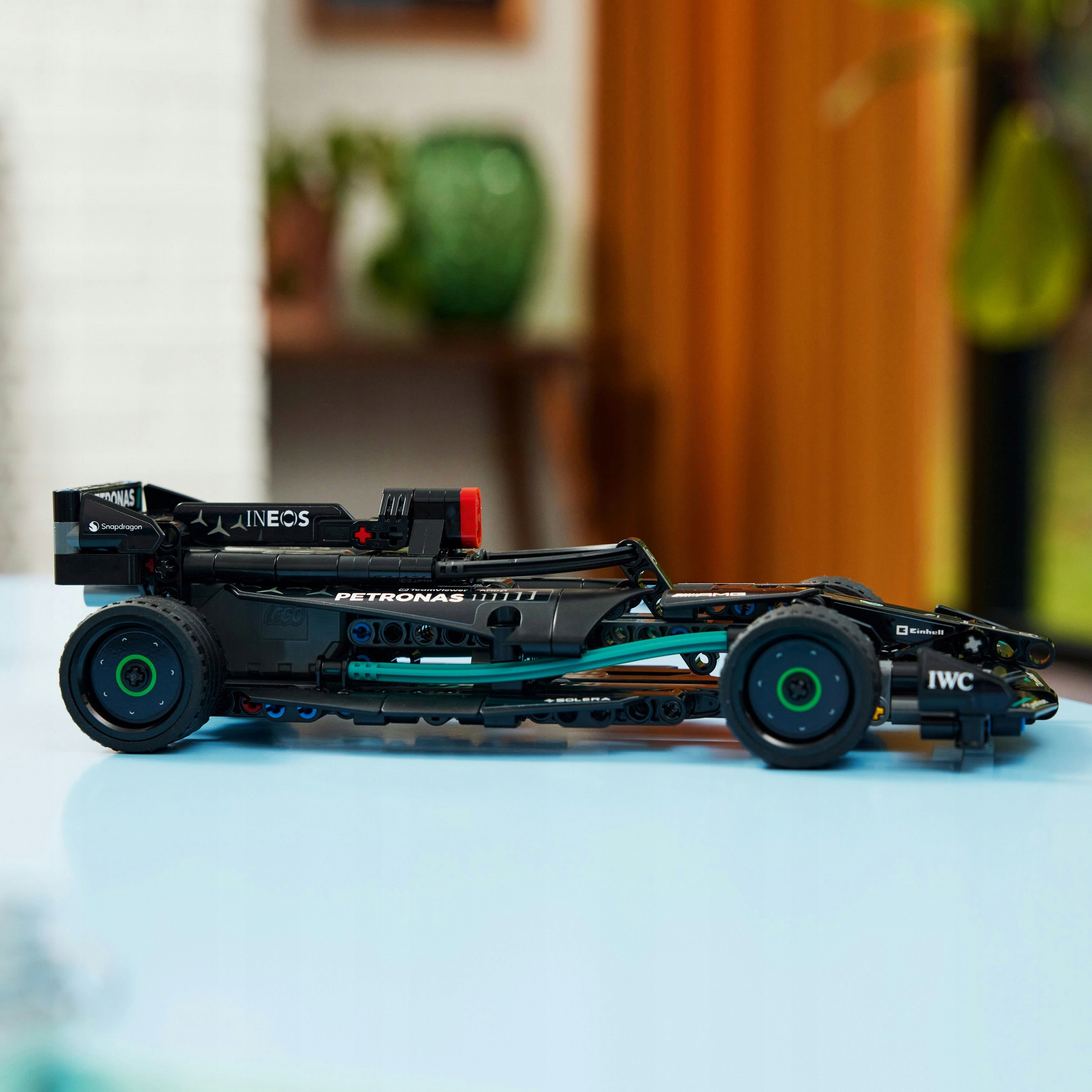 LEGO TECHNIC 42165 MERCEDES-AMG F1 W14 E PERFORMANCE PULL-BACK Liczba elementów 240 szt.